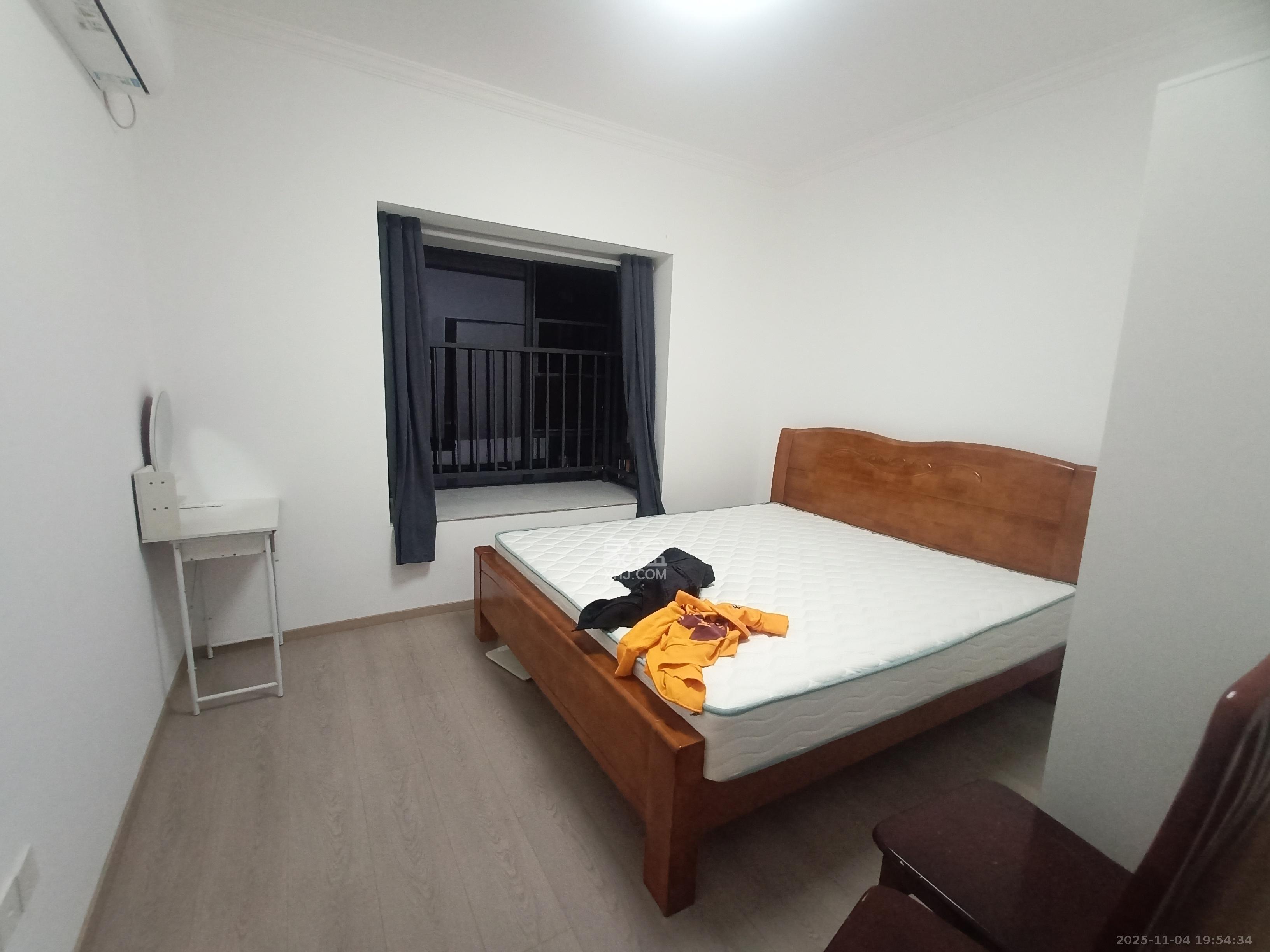 惟智园安置小区 4室2厅2卫 2400.0元/月 惟智园安置小区 4室2厅2卫 2400.0元/月室内图