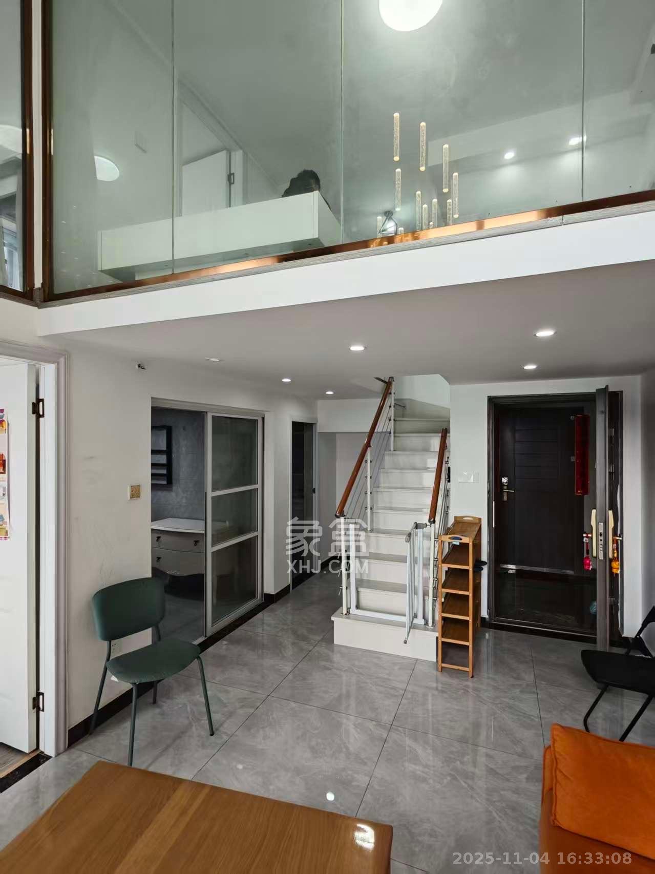 万科金色梦想B区  2室2厅2卫    2400.0元/月室内图