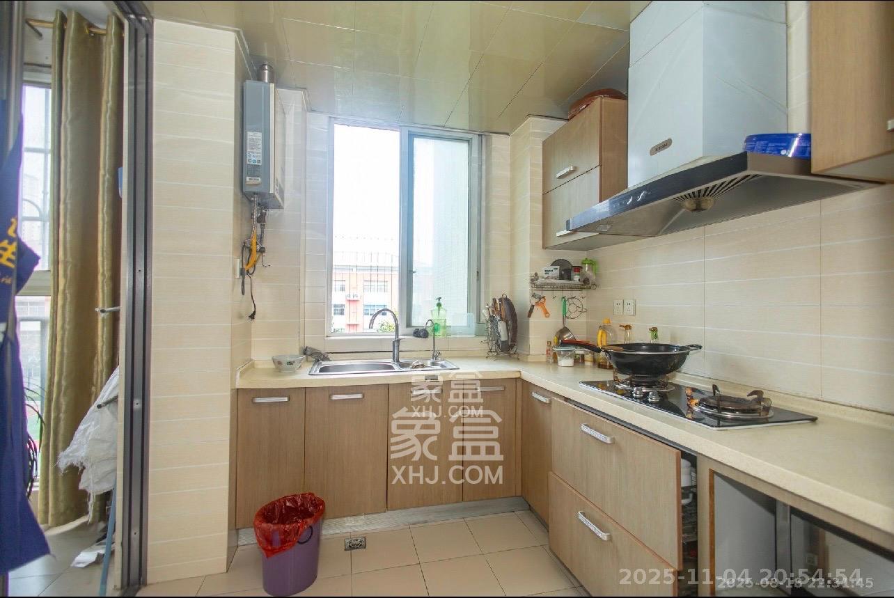 筑梦园  3室2厅2卫    2400.0元/月室内图