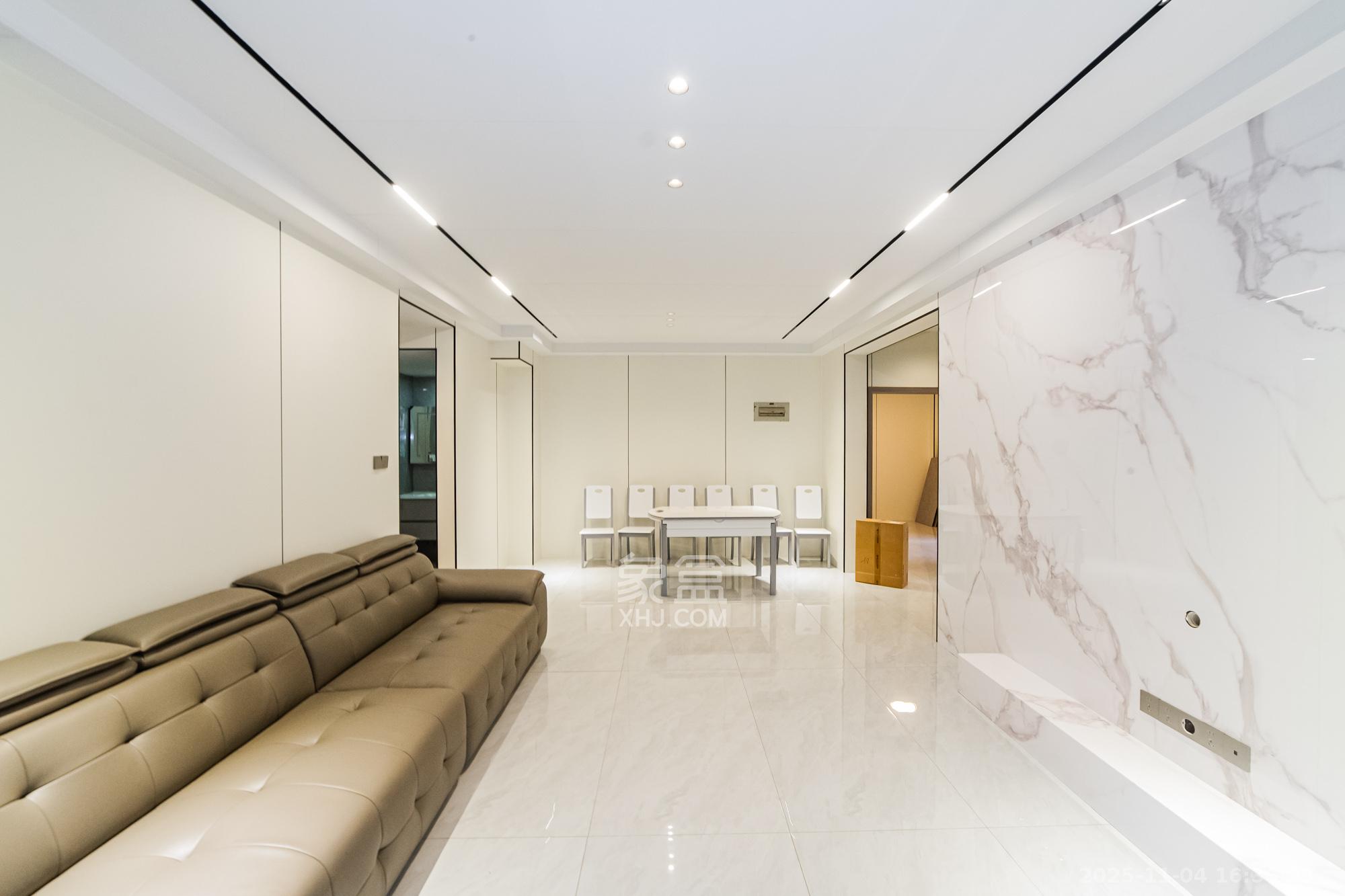 湘江世纪城贯江苑  3室2厅2卫    3000.0元/月室内图