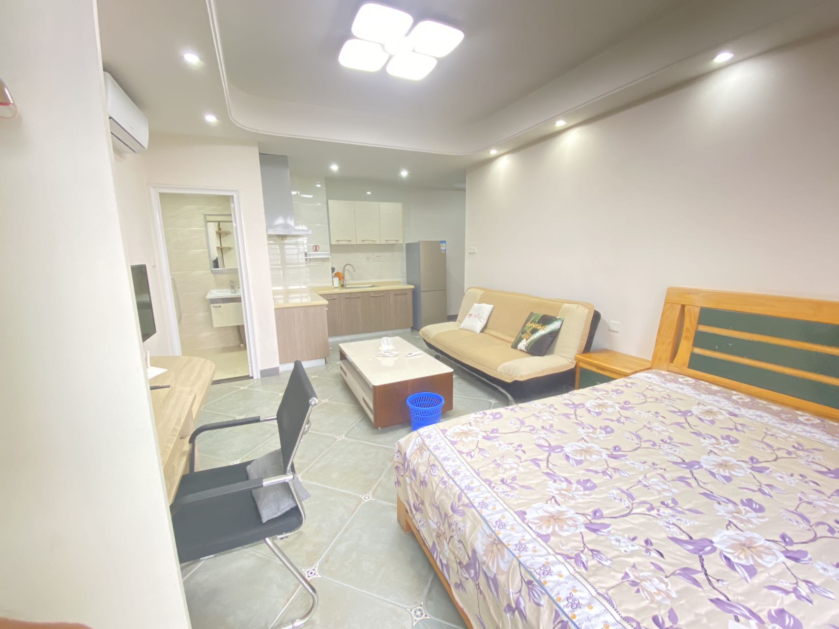 海阔天空-国瑞城四期(爵仕苑) 1室0厅1卫 2000.0元/月 海阔天空-国瑞城四期(爵仕苑) 1室0厅1卫 2000.0元/月室内图