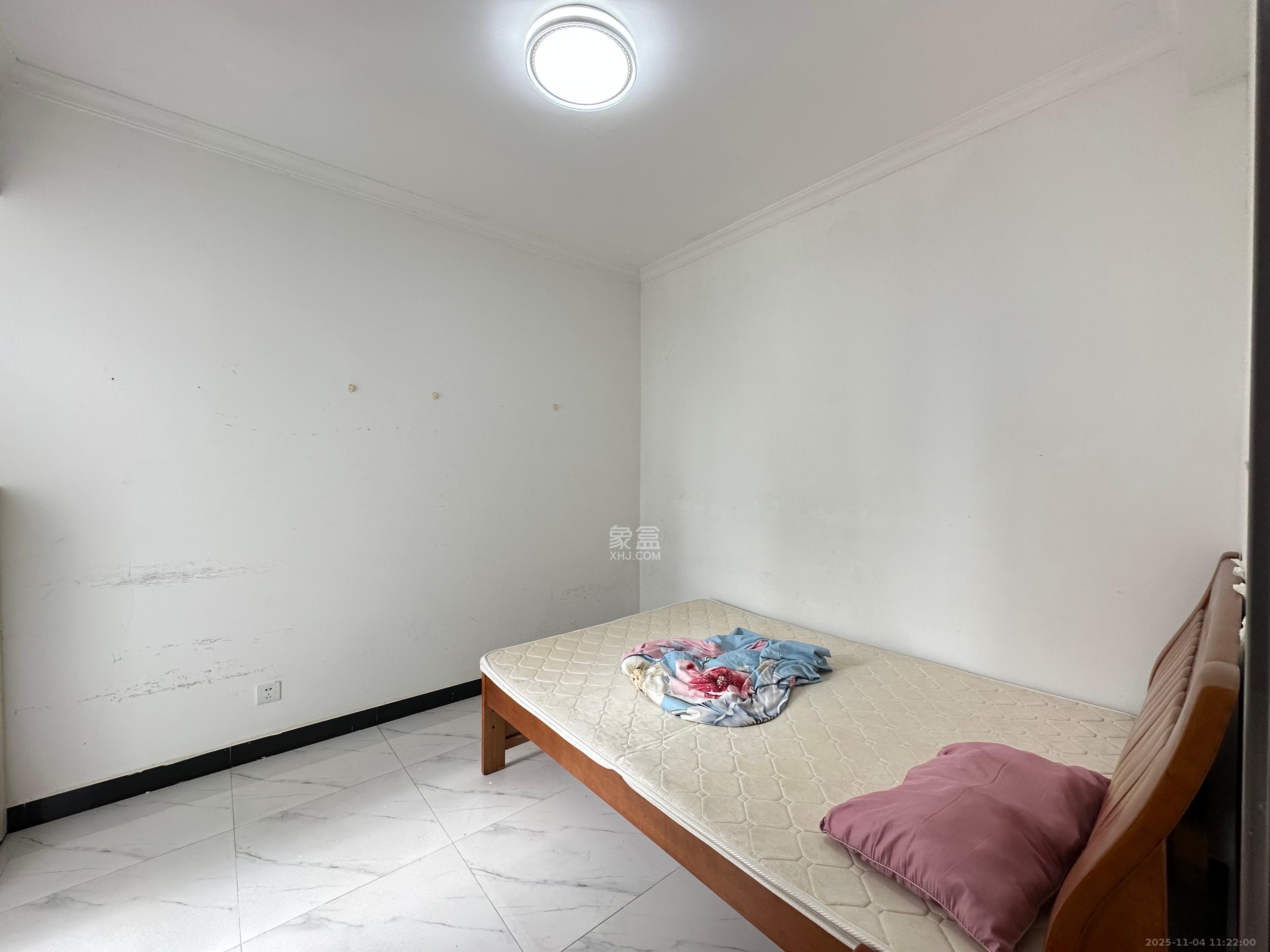 华韵城市海岸(城市水岸苑) 2室2厅1卫 2400.0元/月 华韵城市海岸(城市水岸苑) 2室2厅1卫 2400.0元/月室内图