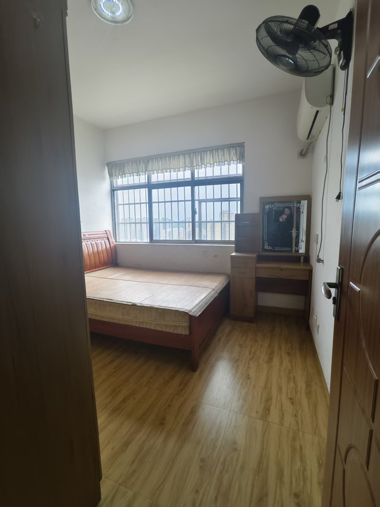 东方豪苑  1室0厅0卫    850.0元/月室内图