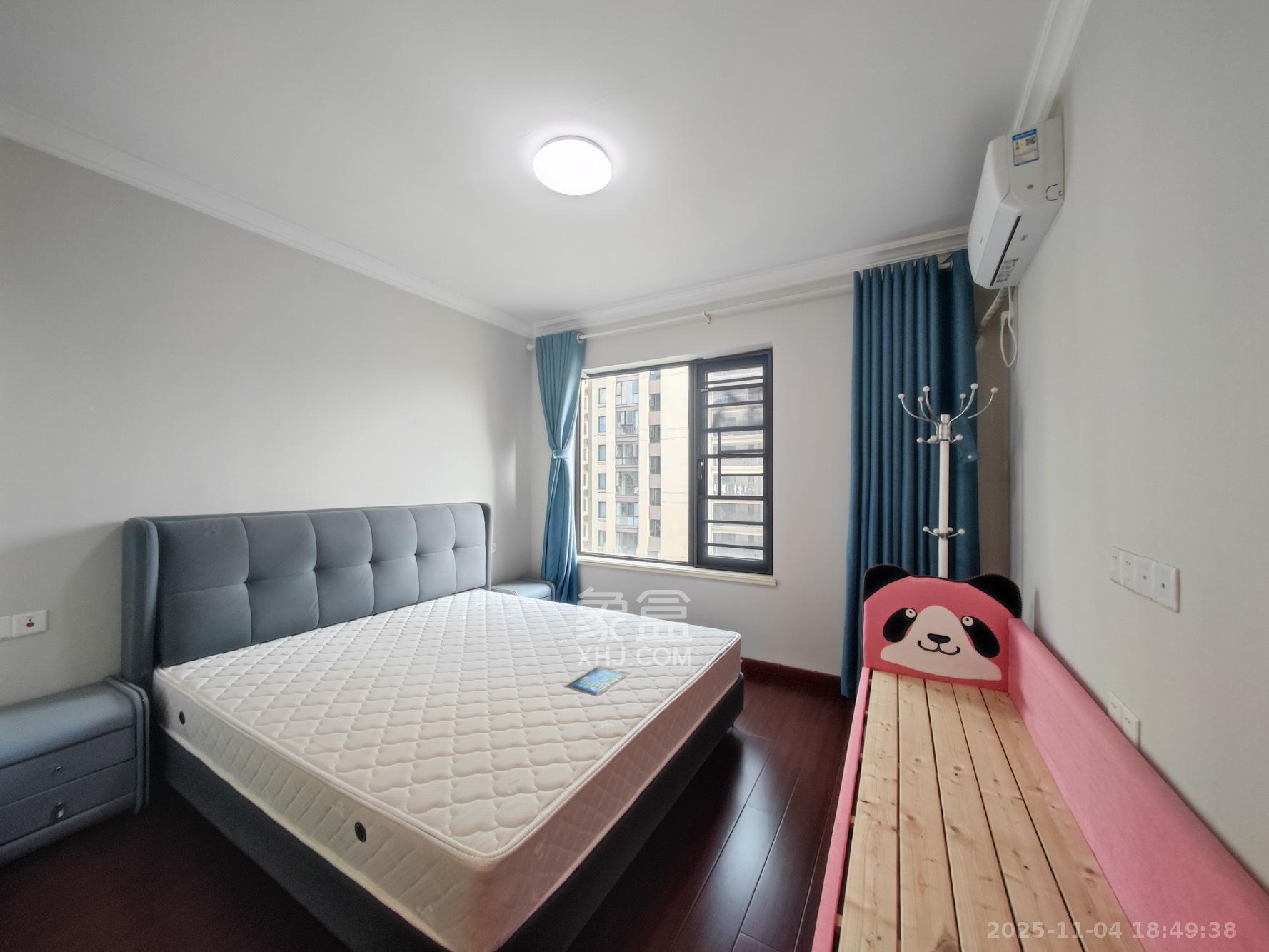 中海珑悦府 4室2厅2卫 120.0万 中海珑悦府 4室2厅2卫 120.0万卧室