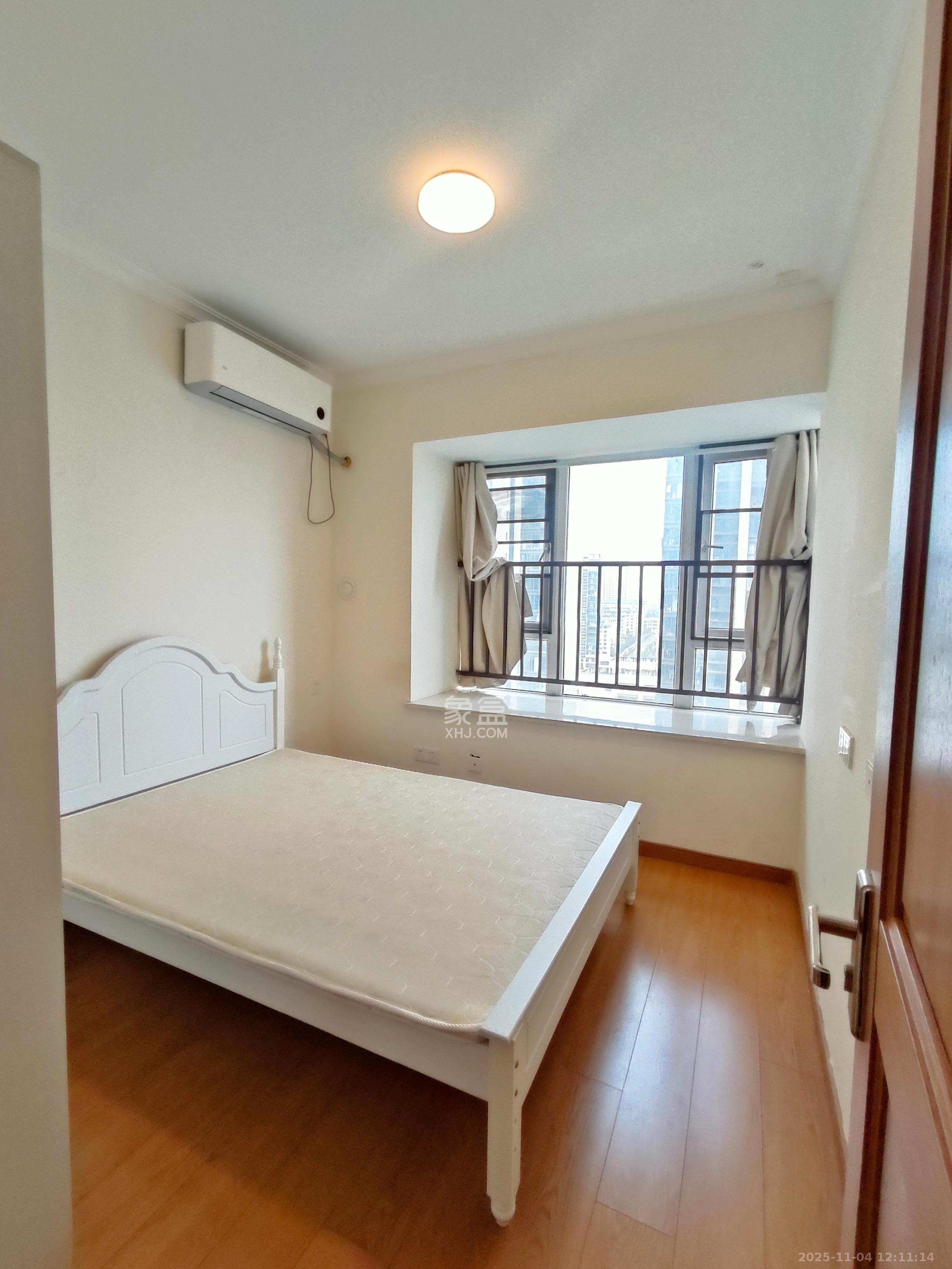 金科集美天辰  3室2厅2卫    2400.0元/月室内图