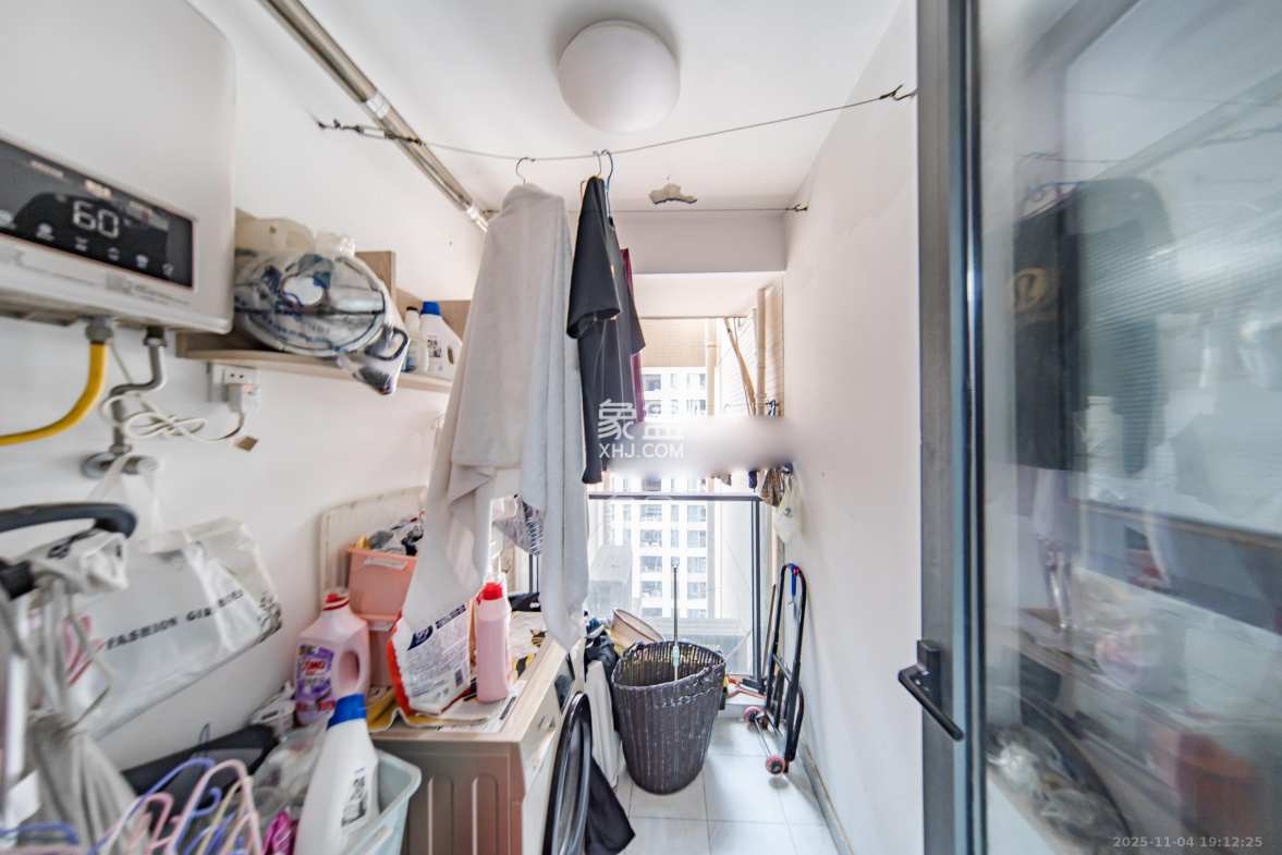 里约荟 3室2厅2卫 90.0万 里约荟 3室2厅2卫 90.0万阳台