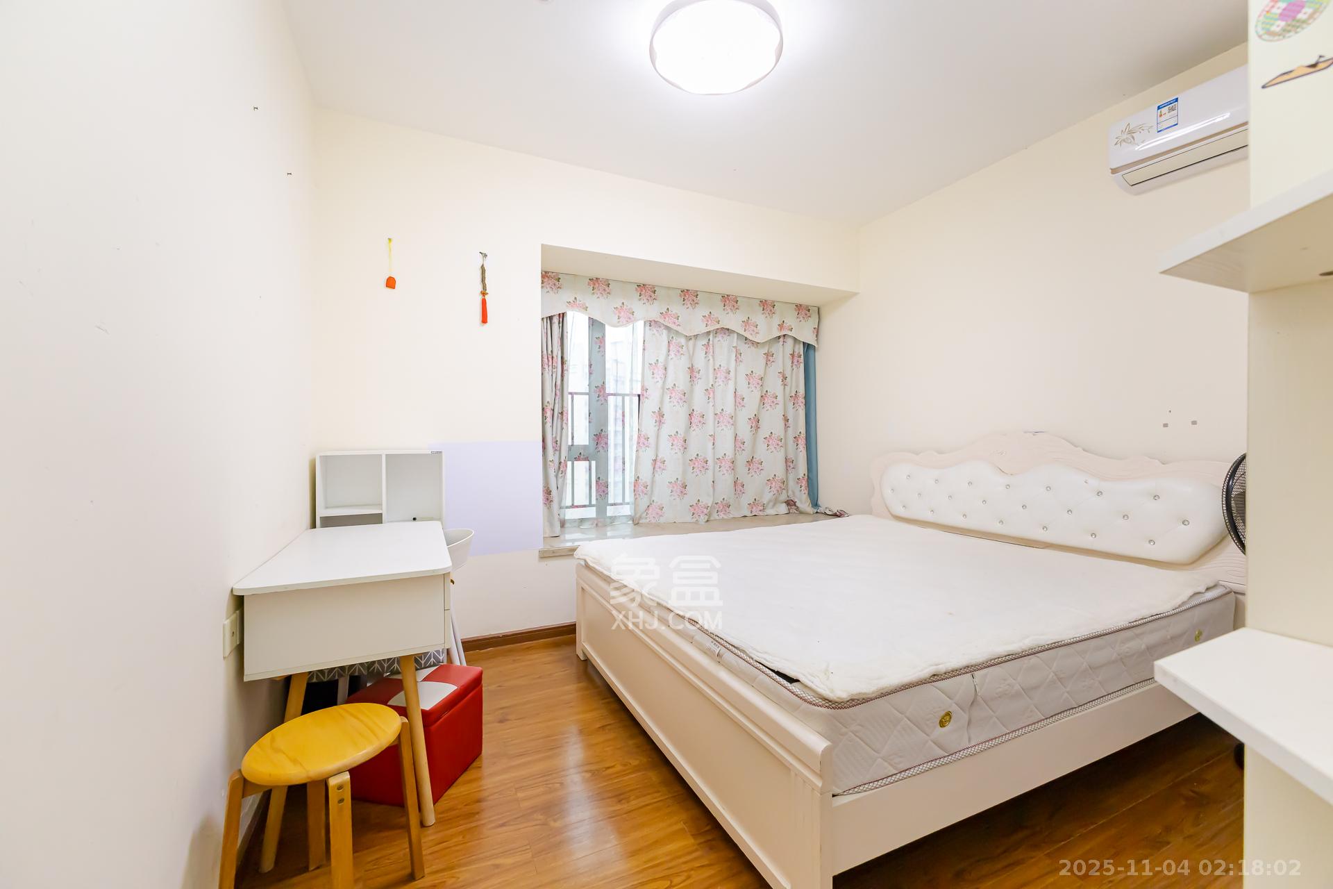 时代倾城二期  2室2厅1卫    63.8万卧室