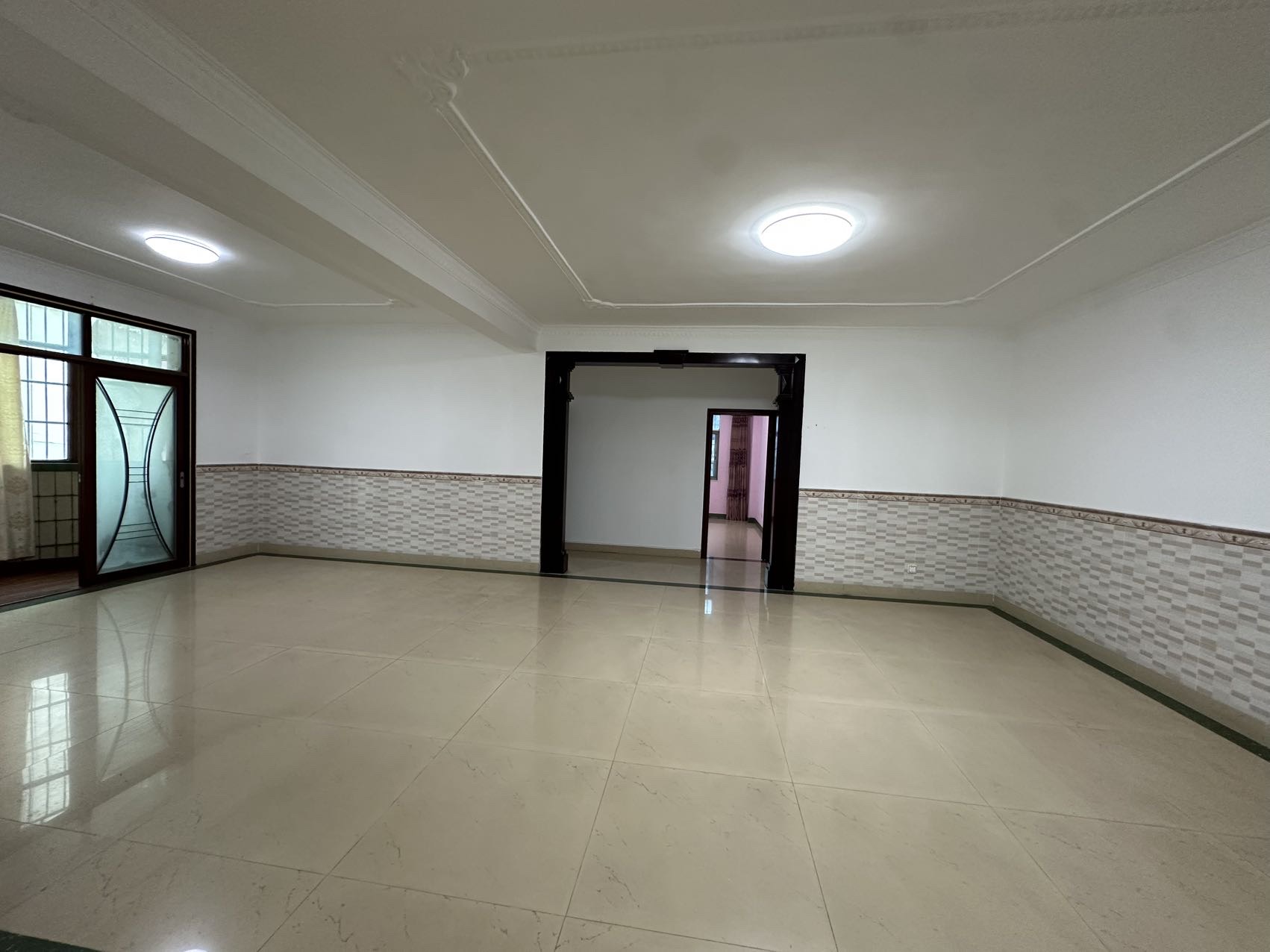 鑫华龙花园 1室0厅0卫 215.0万 鑫华龙花园 1室0厅0卫 215.0万客厅