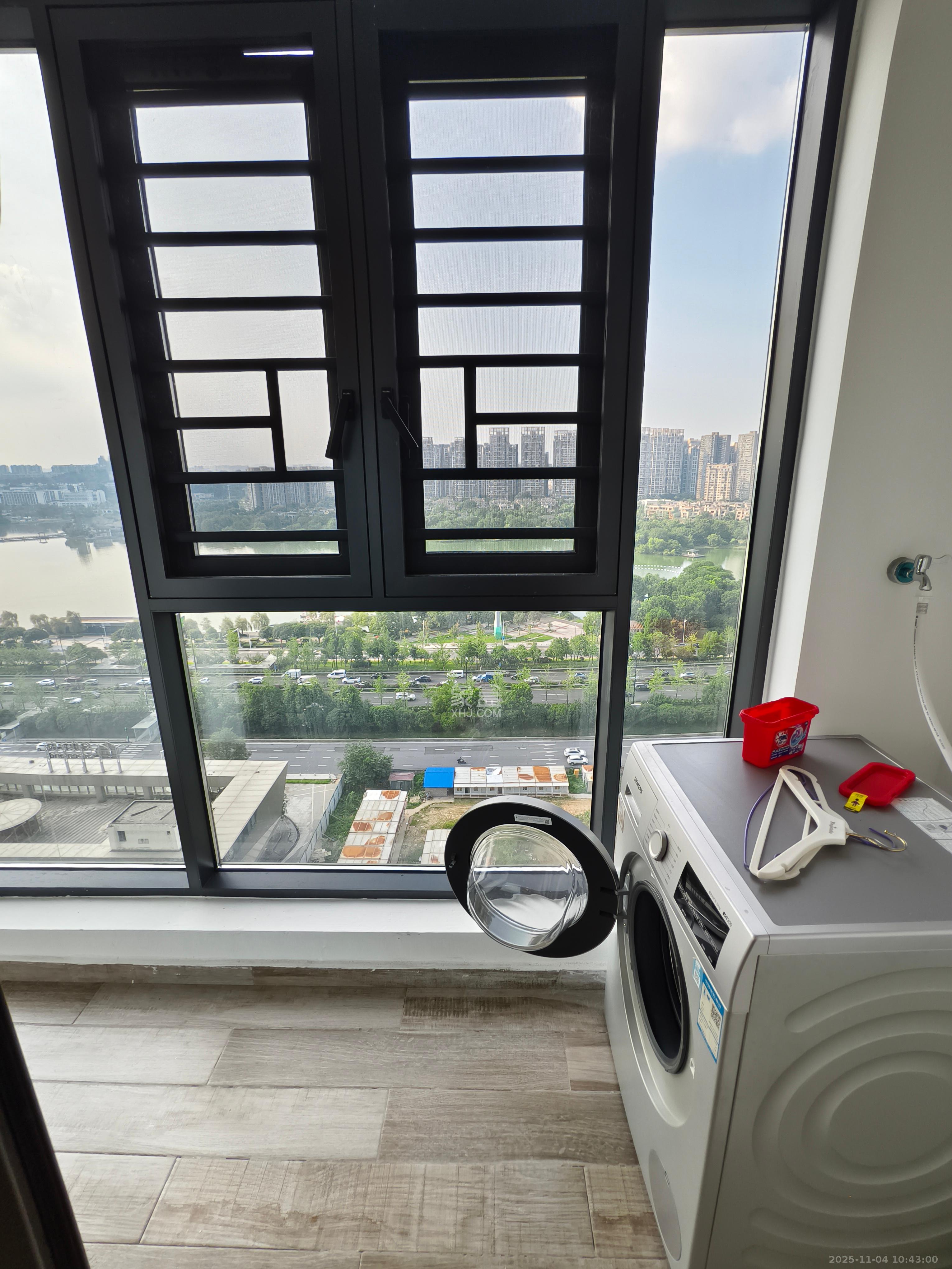 绿地V岛  1室0厅0卫    4300.0元/月 绿地V岛  1室0厅0卫    4300.0元/月室内图