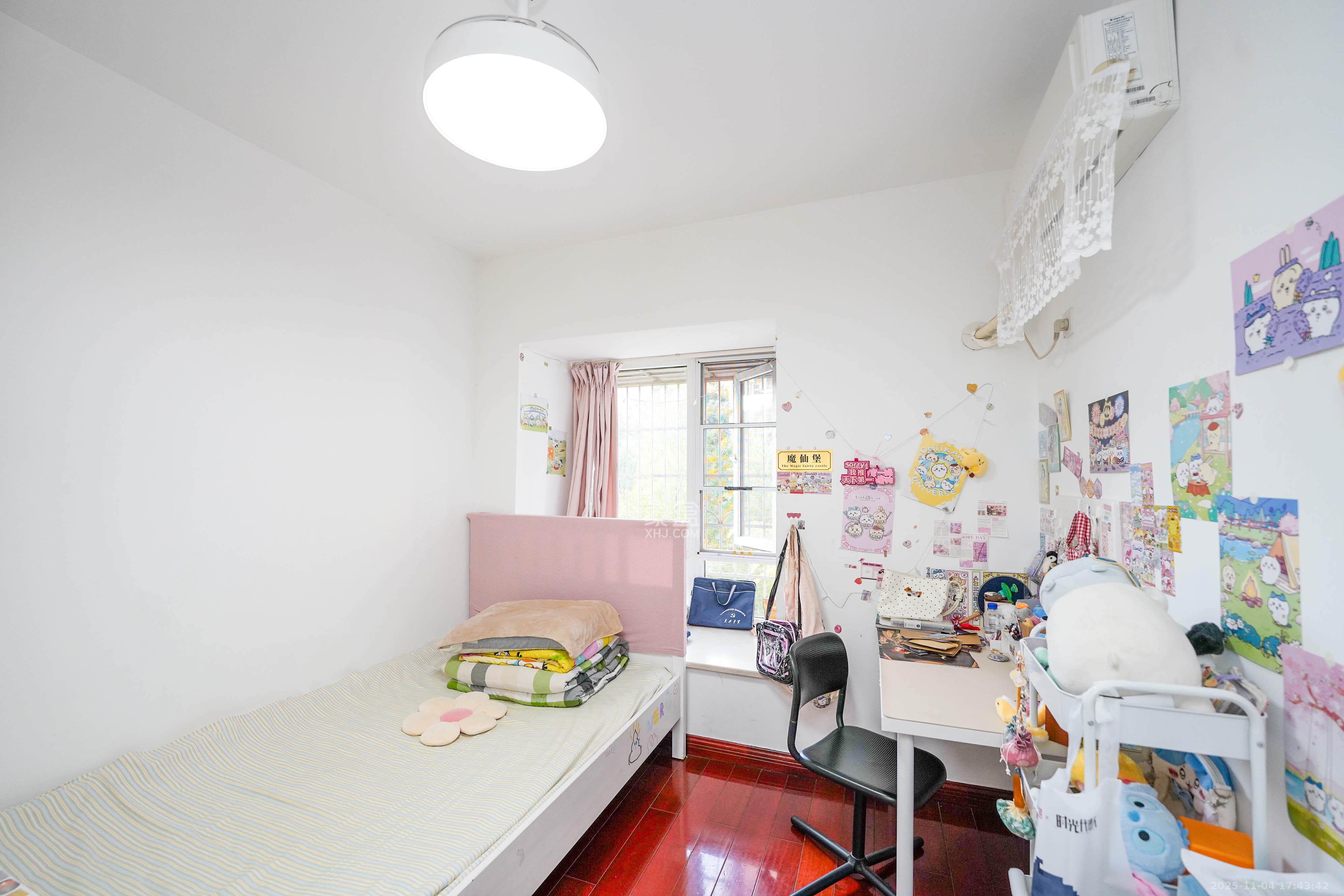 嘉华城(一期) 4室2厅2卫 126.0万 嘉华城(一期) 4室2厅2卫 126.0万卧室