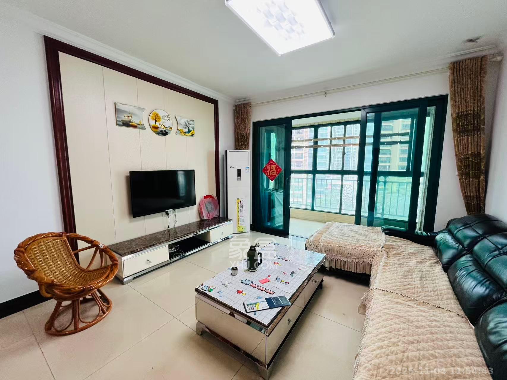 恒大御景湾  3室2厅1卫    3200.0元/月室内图