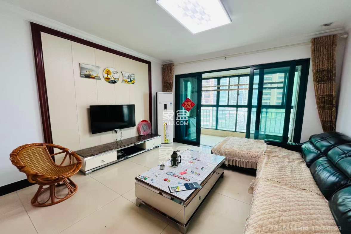 恒大御景湾 3室2厅1卫 3200.0元/月 恒大御景湾 3室2厅1卫 3200.0元/月室内图