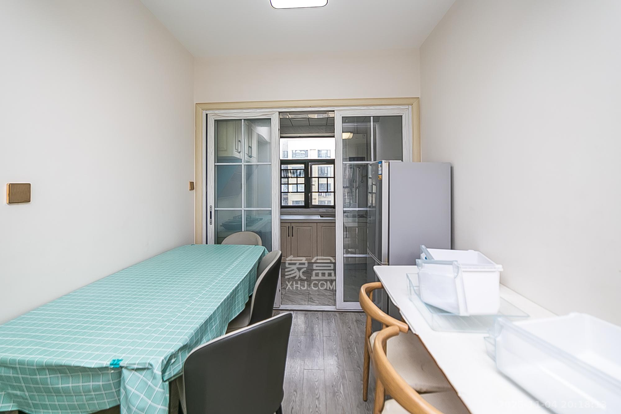 长盛岚庭  3室2厅1卫    99.0万客厅