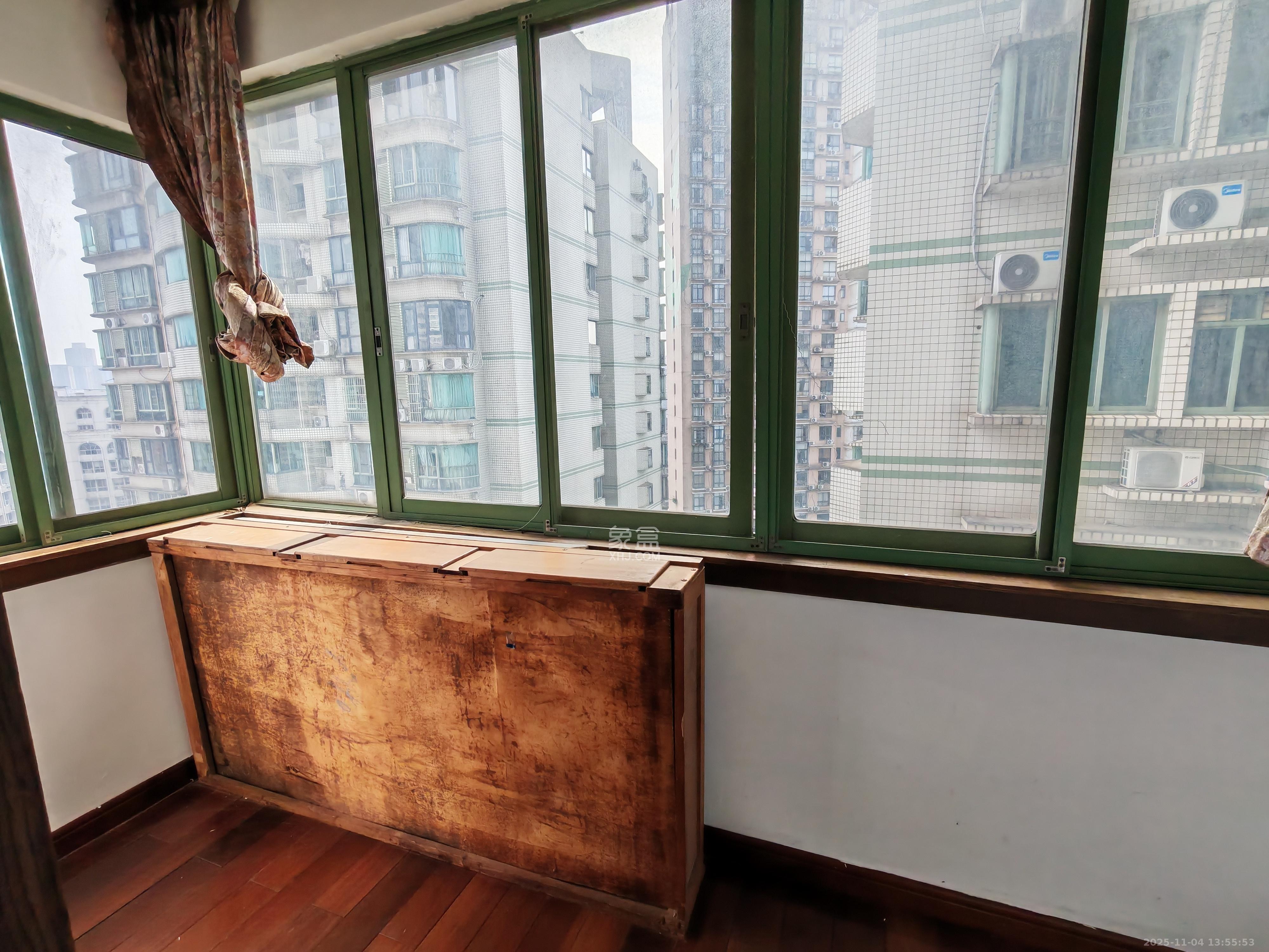 佳逸豪园  3室2厅2卫    3000.0元/月室内图