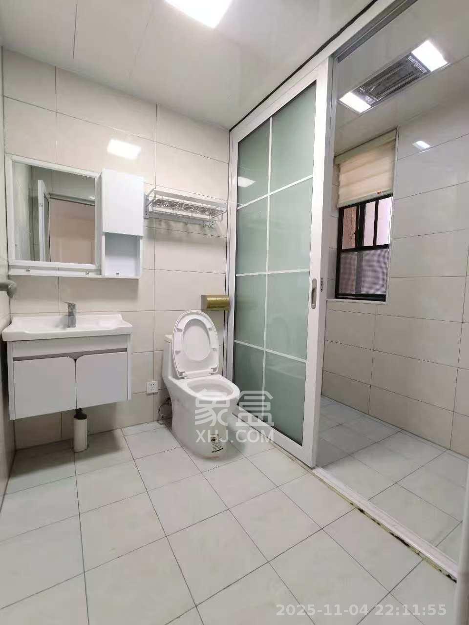 达美溪湖湾 4室2厅2卫 4500.0元/月 达美溪湖湾 4室2厅2卫 4500.0元/月室内图