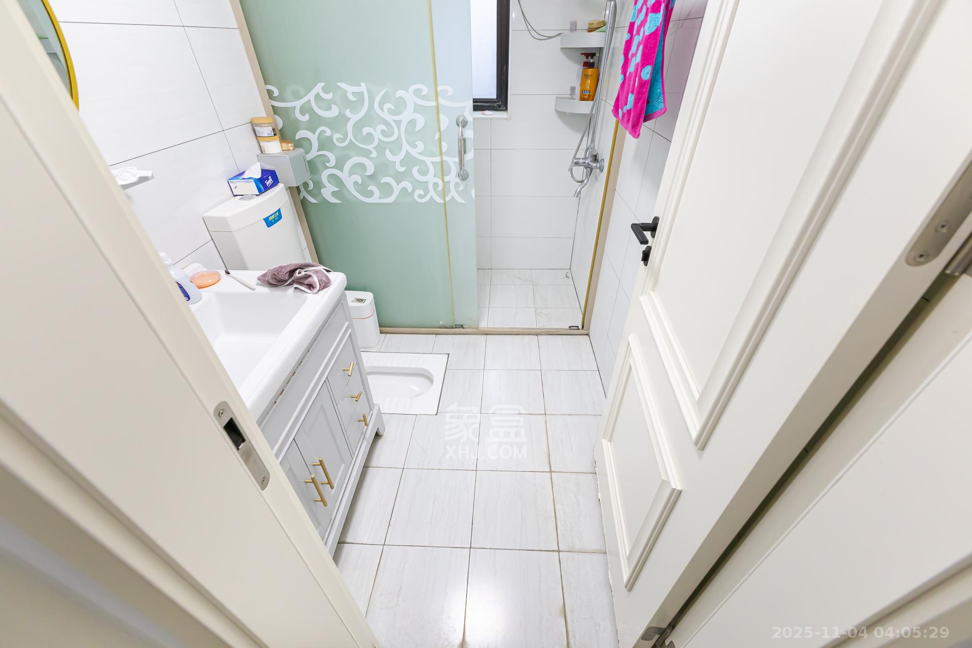 时代倾城三期  2室2厅1卫    65.0万 时代倾城三期  2室2厅1卫    65.0万卫生间