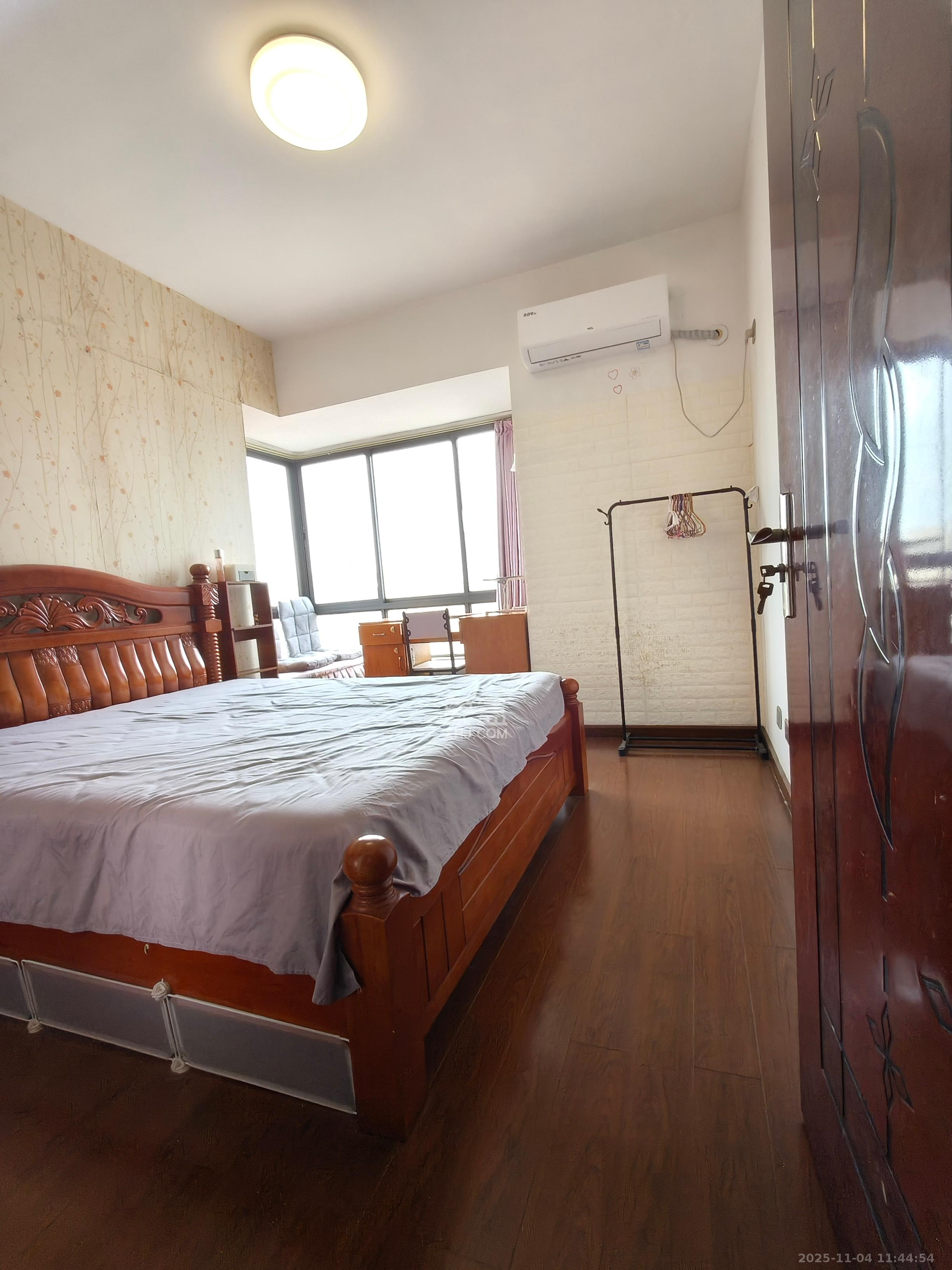 恒基凯旋门一二期 1室1厅1卫 1700.0元/月 恒基凯旋门一二期 1室1厅1卫 1700.0元/月室内图