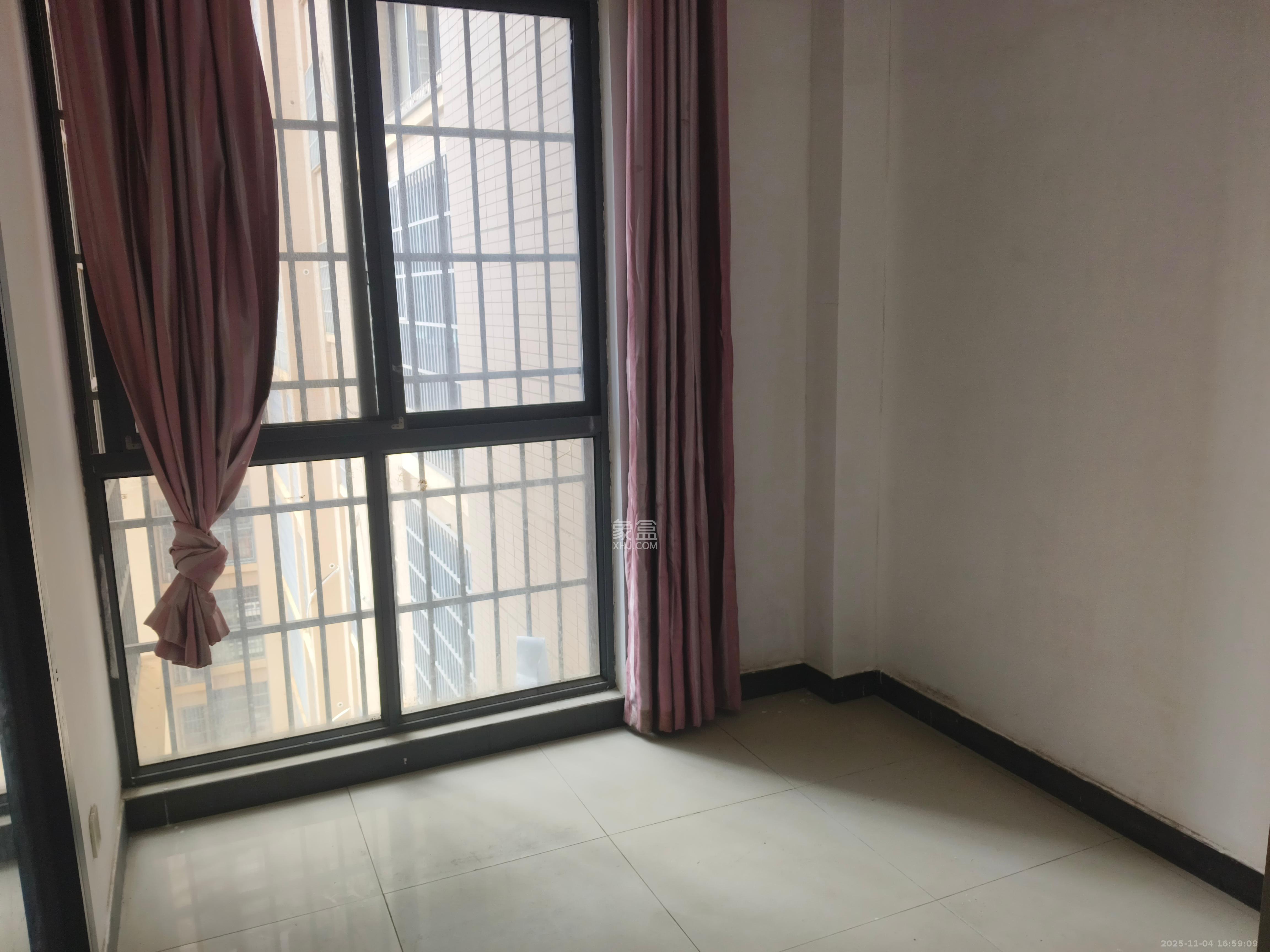 武广新都城(新都华府) 3室2厅1卫 1400.0元/月 武广新都城(新都华府) 3室2厅1卫 1400.0元/月室内图