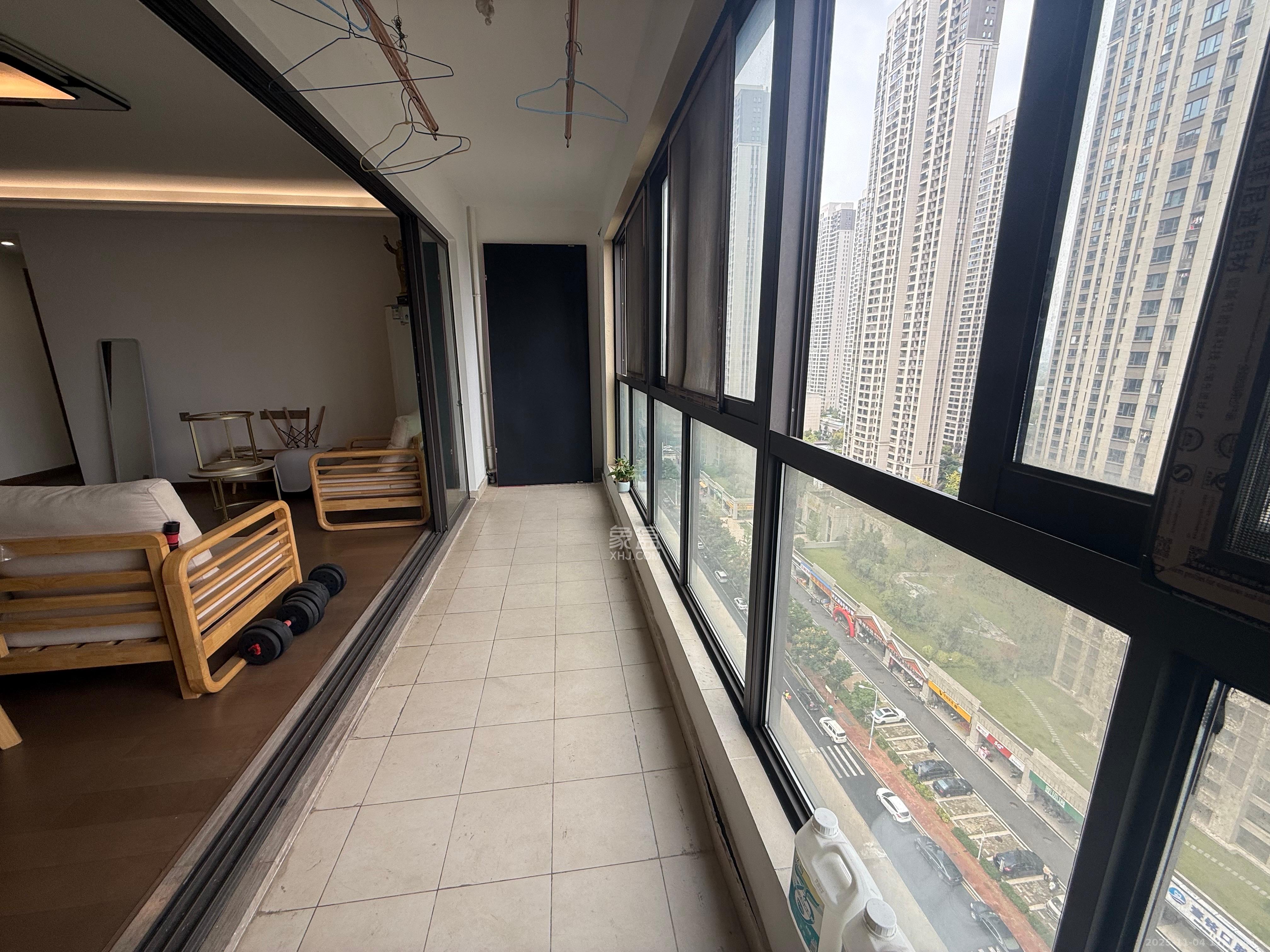 阳光城尚东湾蜜桃园 4室2厅2卫 2800.0元/月 阳光城尚东湾蜜桃园 4室2厅2卫 2800.0元/月室内图