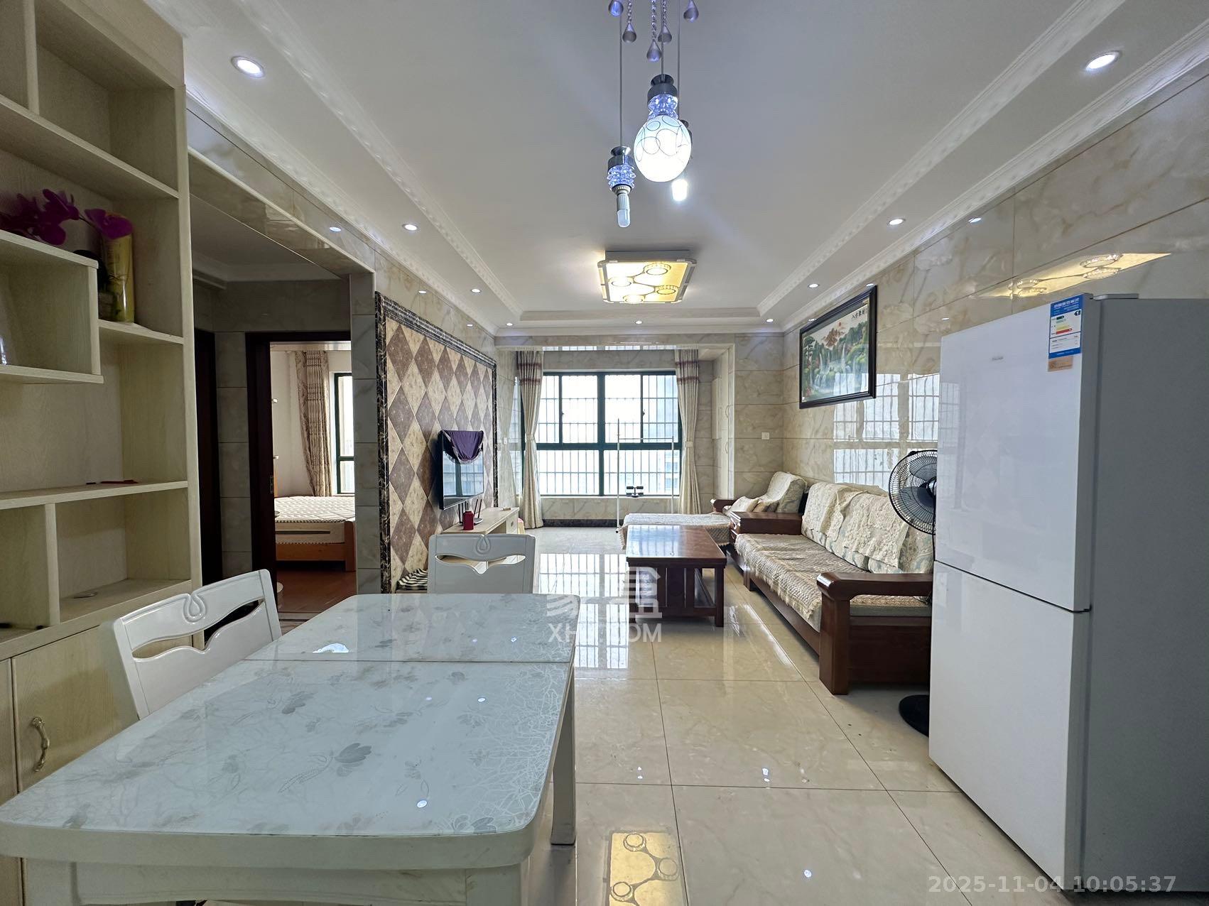 维一星城原山苑  3室2厅1卫    2300.0元/月