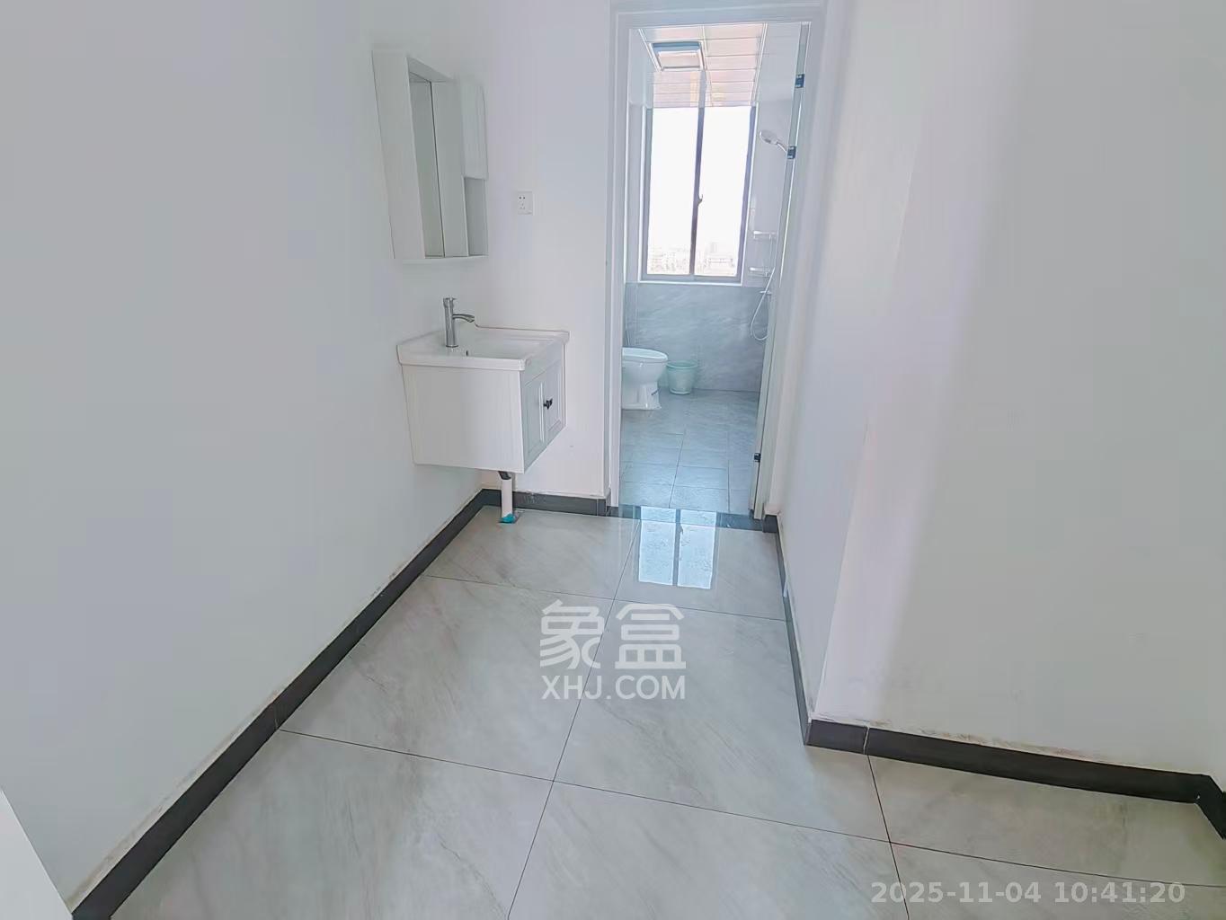 荣升家园(湘江熙岸) 3室2厅2卫 2700.0元/月 荣升家园(湘江熙岸) 3室2厅2卫 2700.0元/月室内图