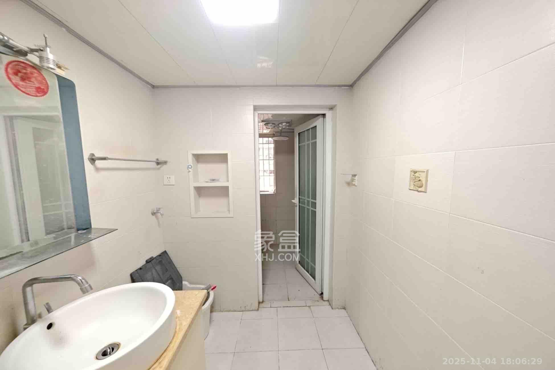 福乐康城 3室2厅2卫 2300.0元/月 福乐康城 3室2厅2卫 2300.0元/月室内图