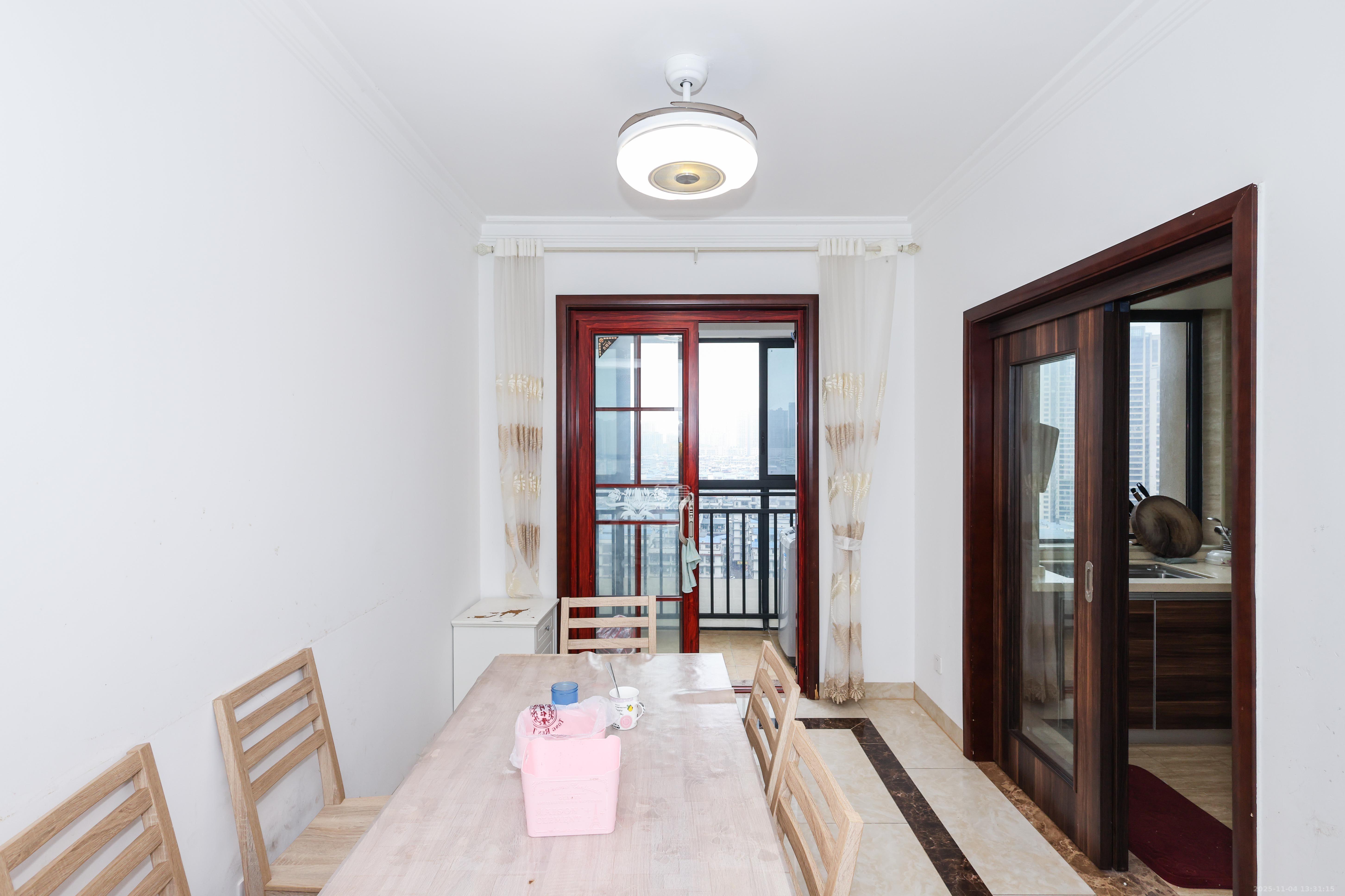 中建梅溪湖中心  4室2厅2卫    4000.0元/月室内图