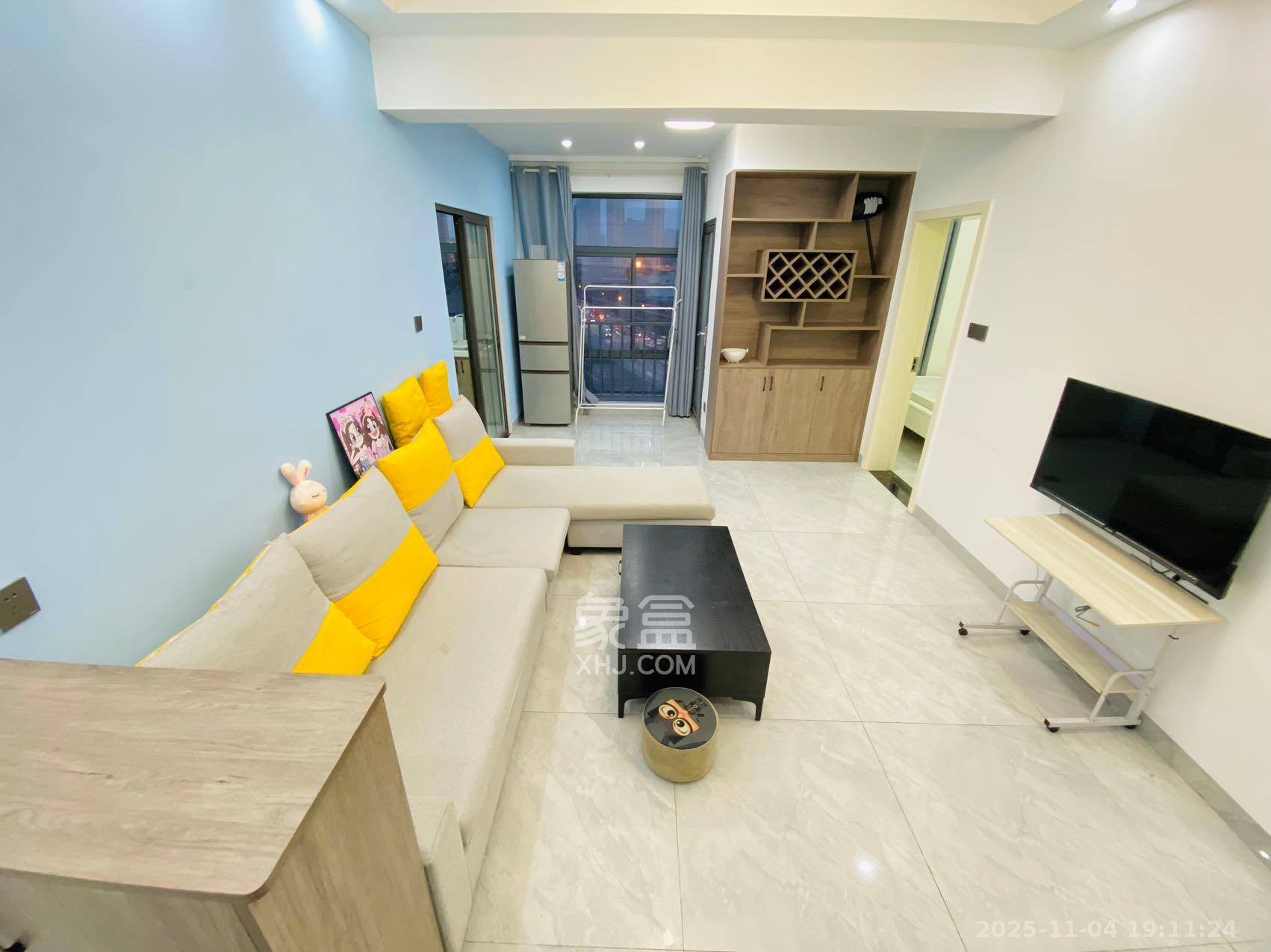 江南华府  2室1厅1卫    2400.0元/月室内图