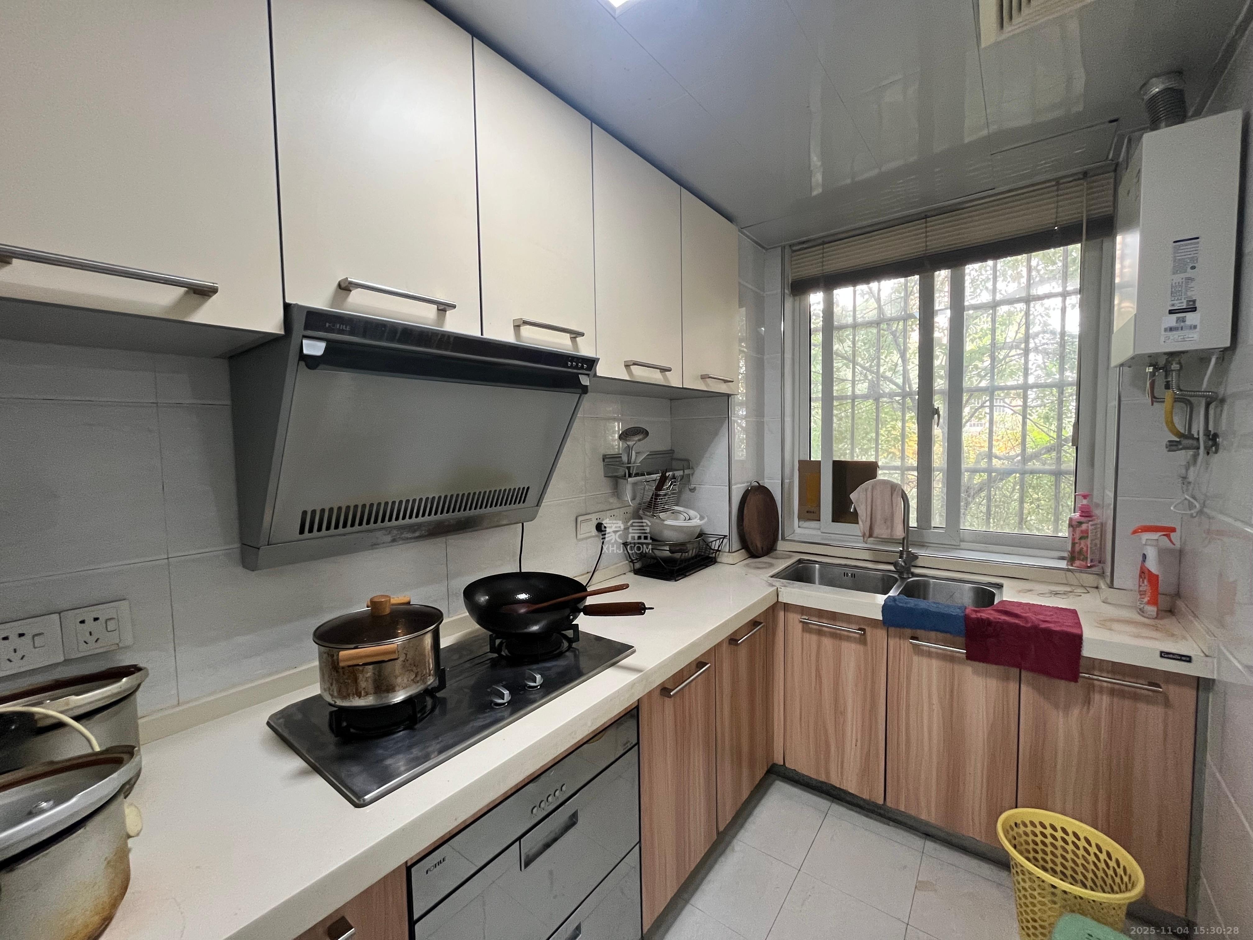 东岸锦城(东方人家)  3室1厅1卫    1600.0元/月室内图