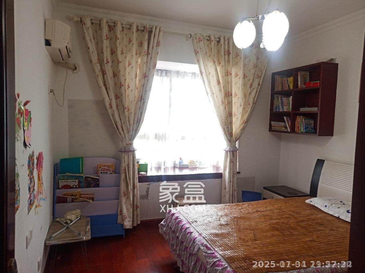 紫晶城 3室2厅2卫 1800.0元/月 紫晶城 3室2厅2卫 1800.0元/月室内图