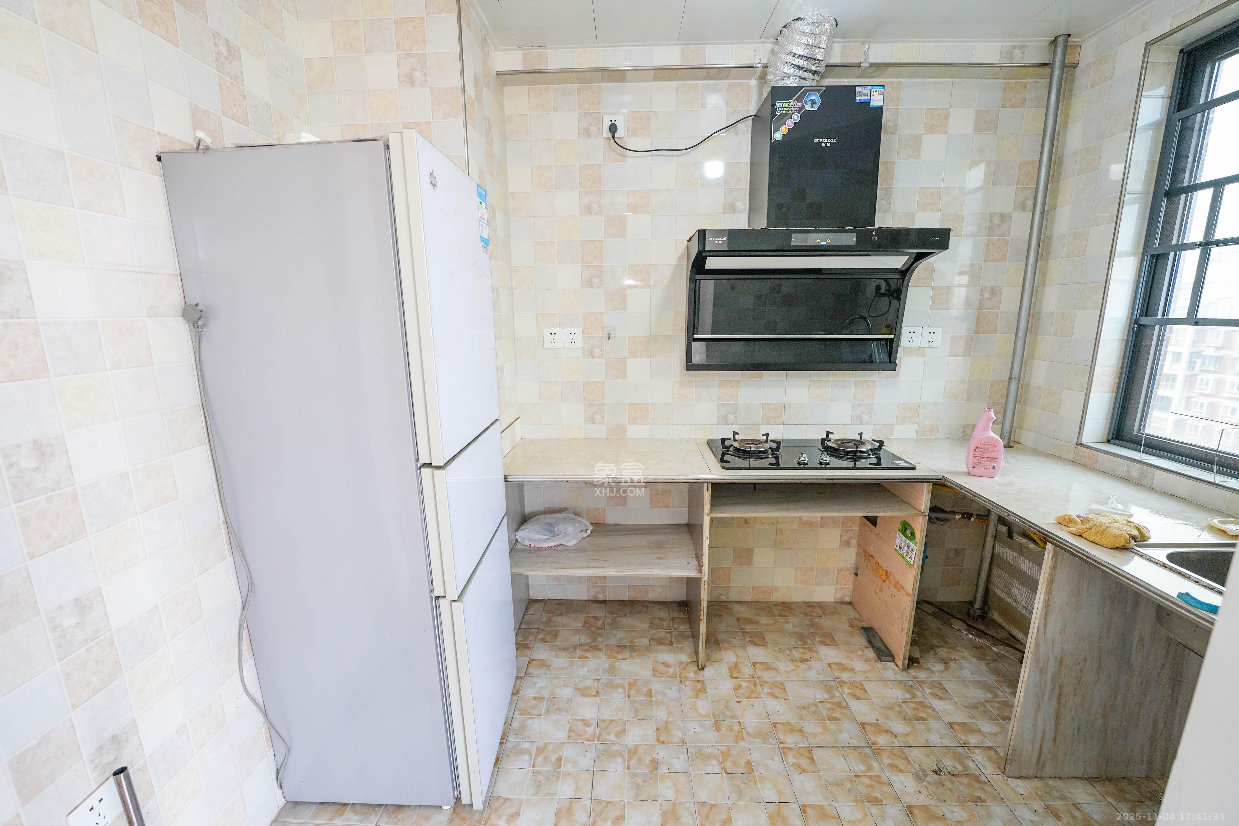 海伦堡爱ME城市 1室2厅1卫 75.0万 海伦堡爱ME城市 1室2厅1卫 75.0万厨房