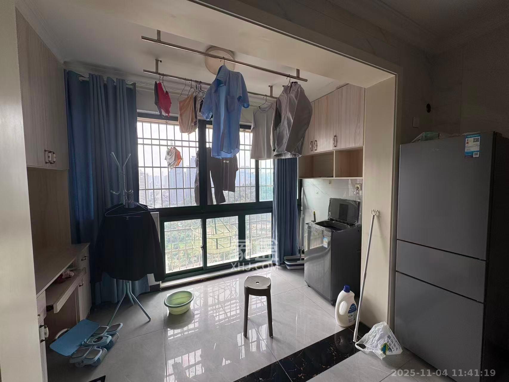 岳鞍阁小区  2室2厅1卫    1800.0元/月室内图