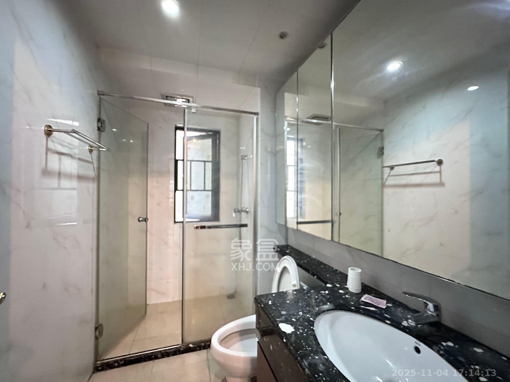 恒大雅苑 3室2厅1卫 2500.0元/月 恒大雅苑 3室2厅1卫 2500.0元/月室内图