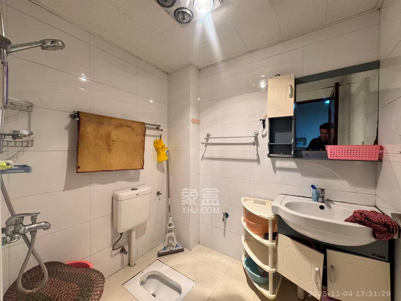 金领家族  1室1厅1卫    1400.0元/月室内图