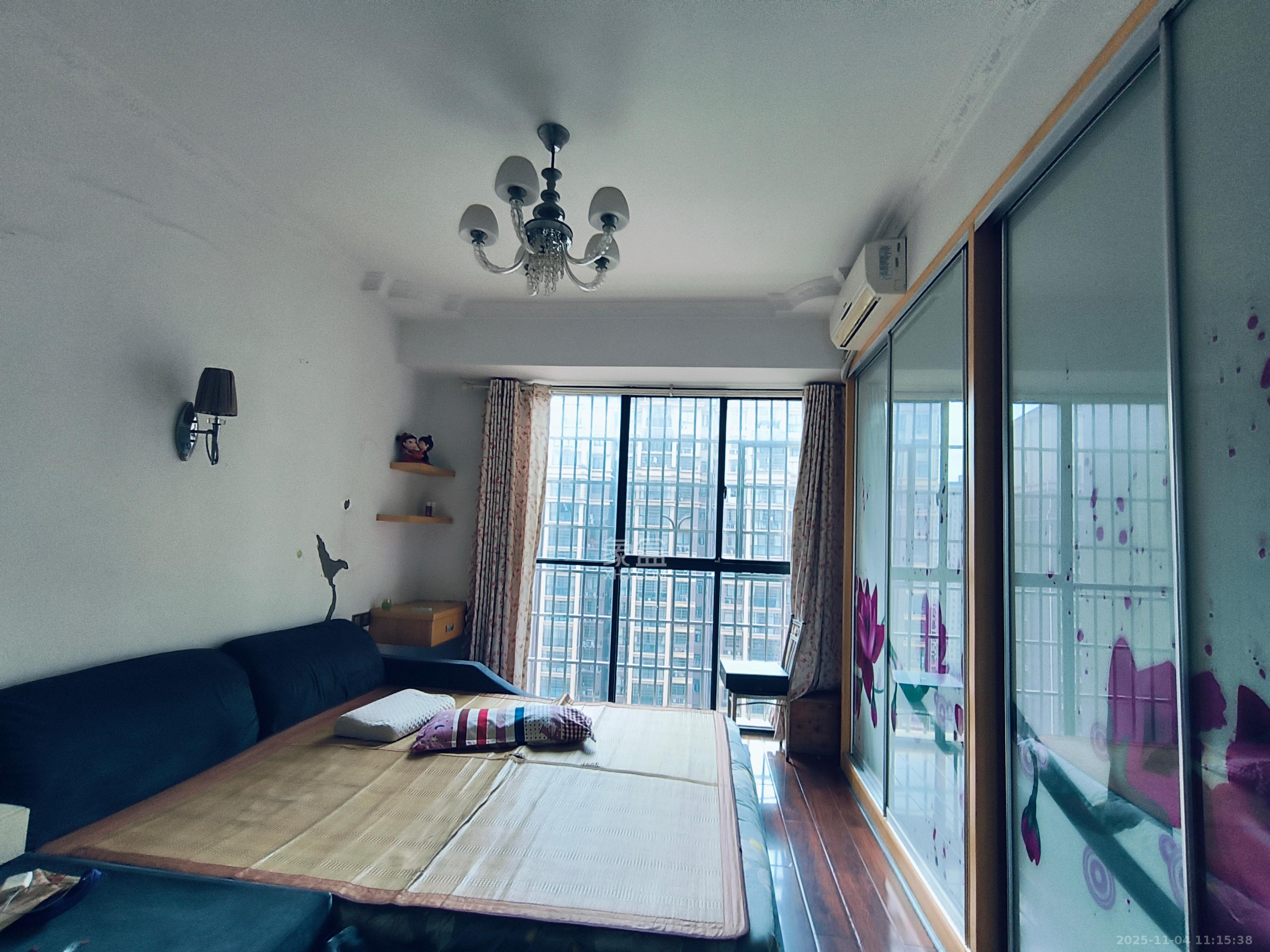 三景国际 4室2厅2卫 1800.0元/月 三景国际 4室2厅2卫 1800.0元/月室内图