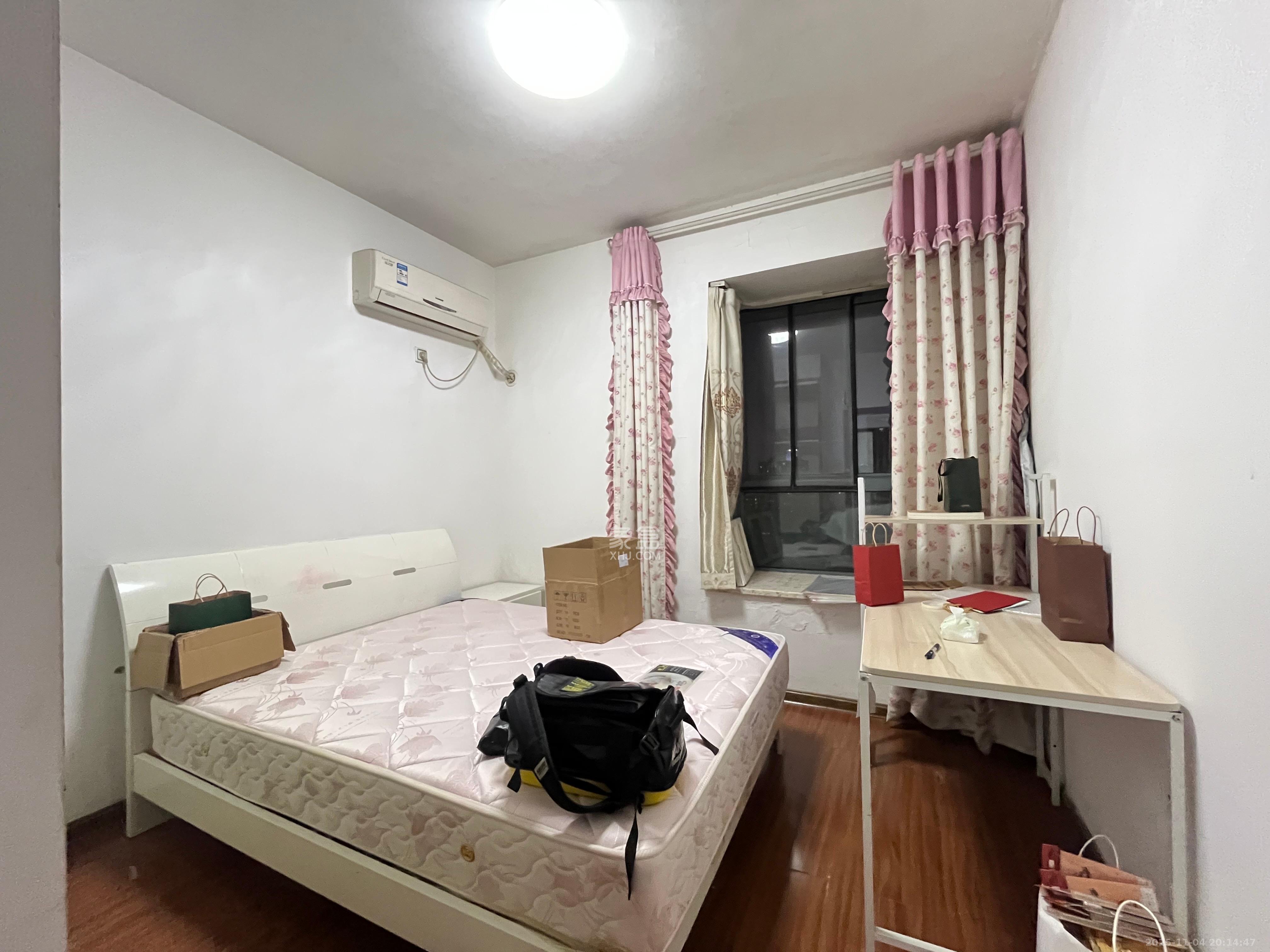 欧园  2室1厅1卫    2500.0元/月室内图