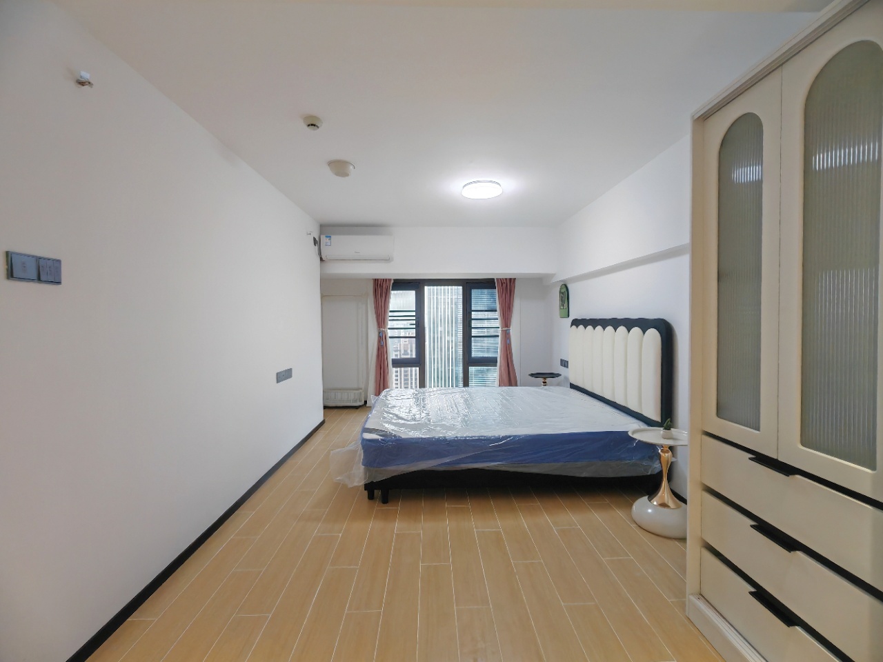 海航豪庭南苑  1室1厅2卫    3300.0元/月室内图