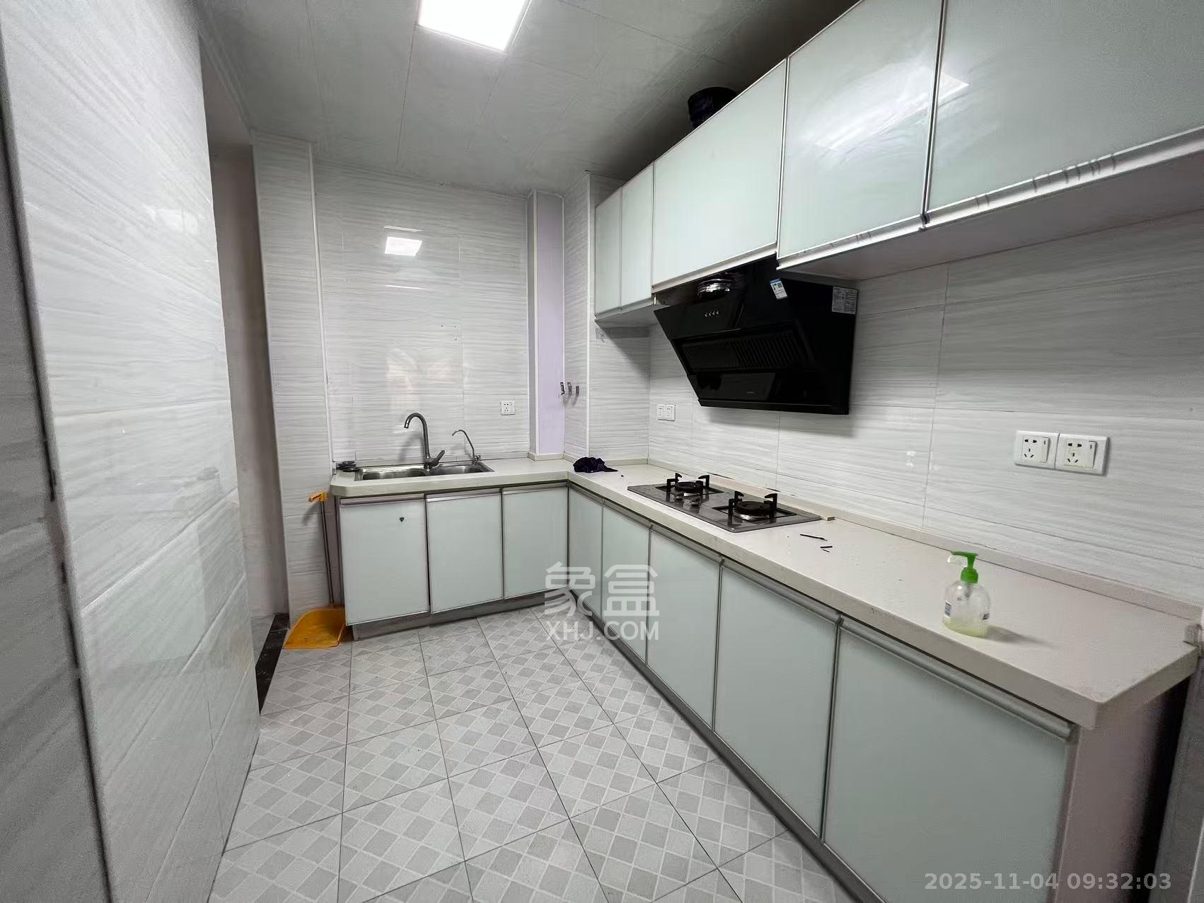 乾源国际 2室2厅1卫 1700.0元/月 乾源国际 2室2厅1卫 1700.0元/月室内图