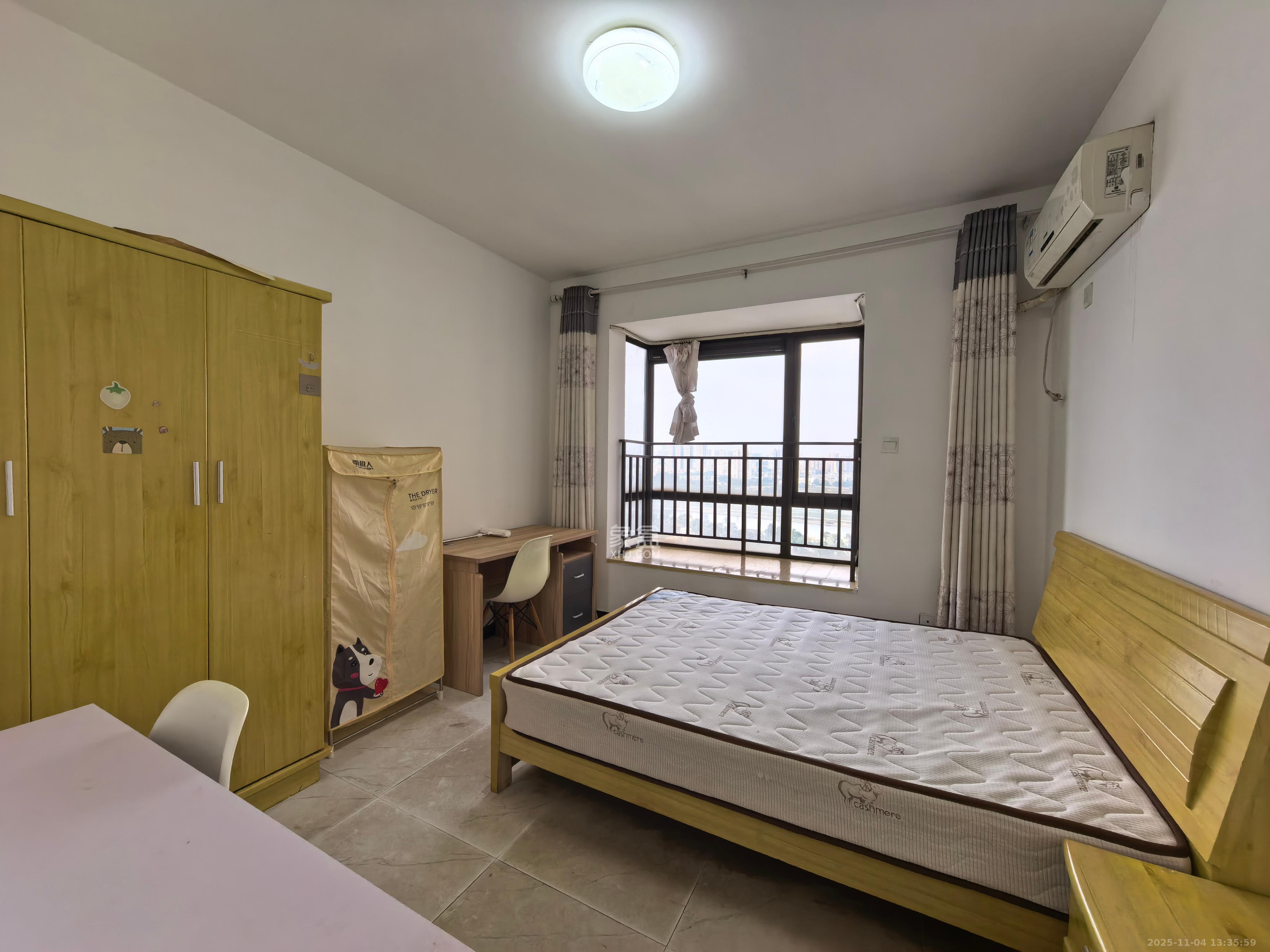 上东辛顿公寓  1室1厅1卫    1600.0元/月室内图