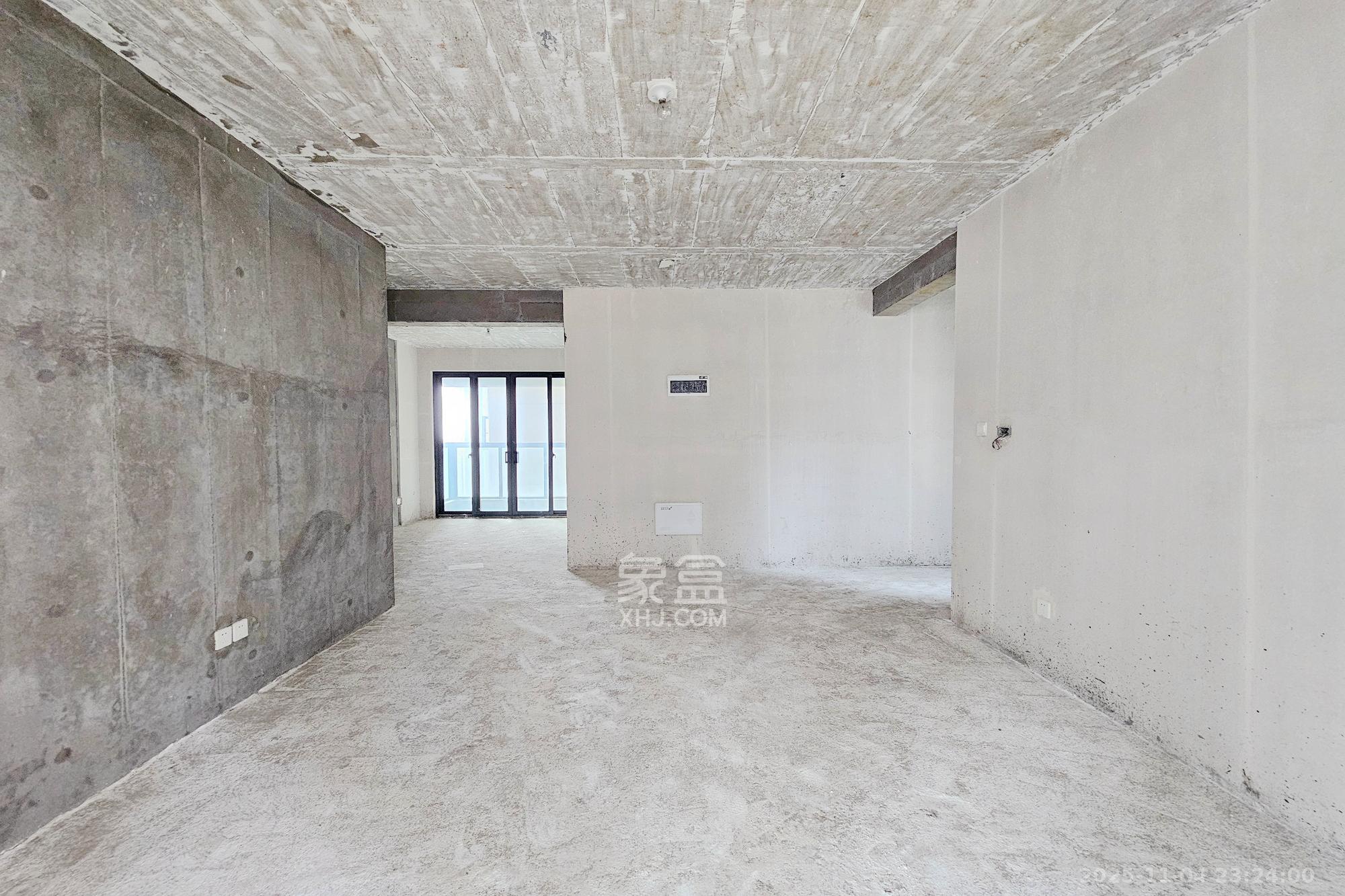 长房东旭国际 4室2厅2卫 145.0万 长房东旭国际 4室2厅2卫 145.0万客厅