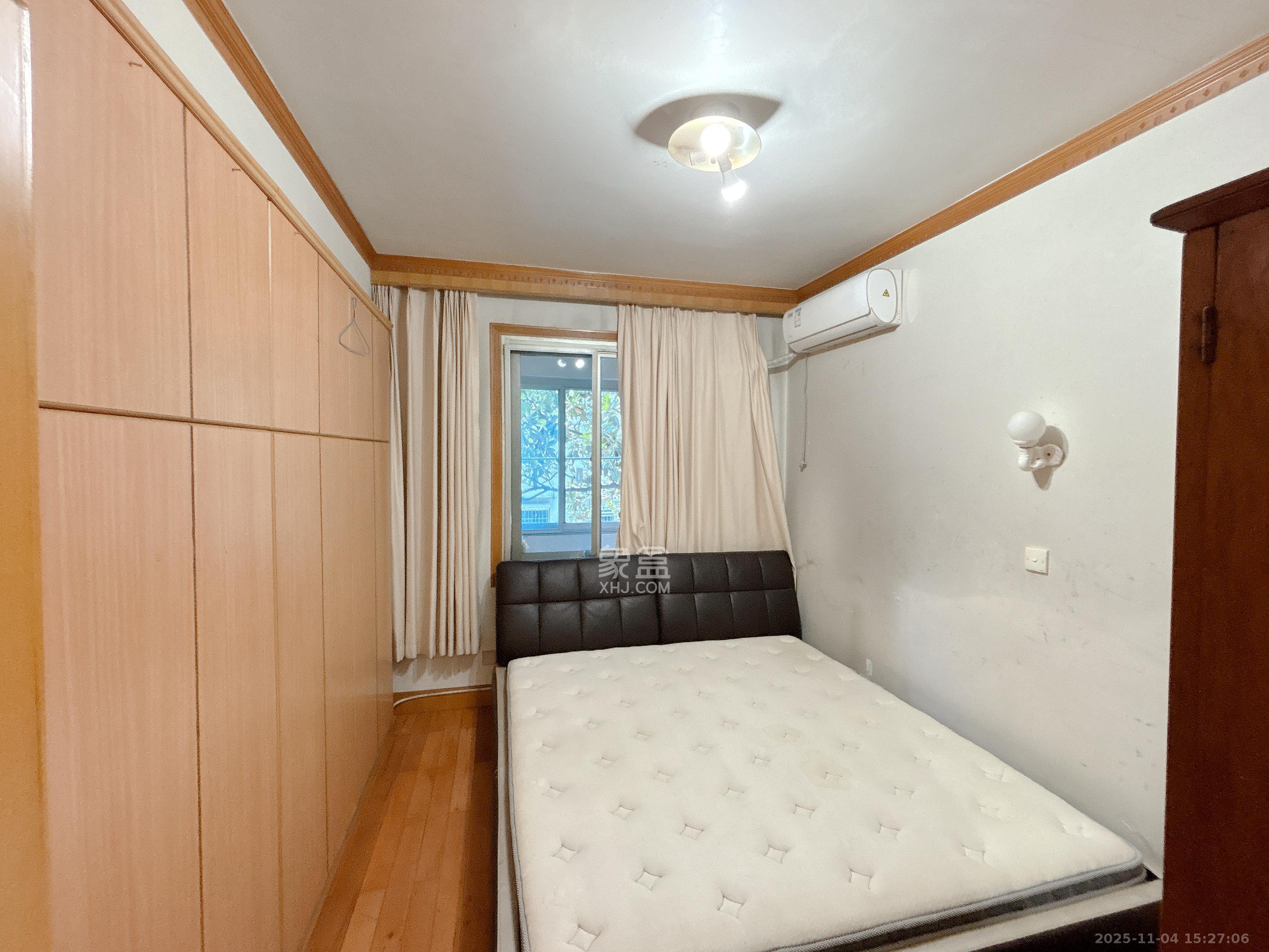 油铺街社区人造板厂宿舍 3室2厅1卫 2400.0元/月 油铺街社区人造板厂宿舍 3室2厅1卫 2400.0元/月室内图