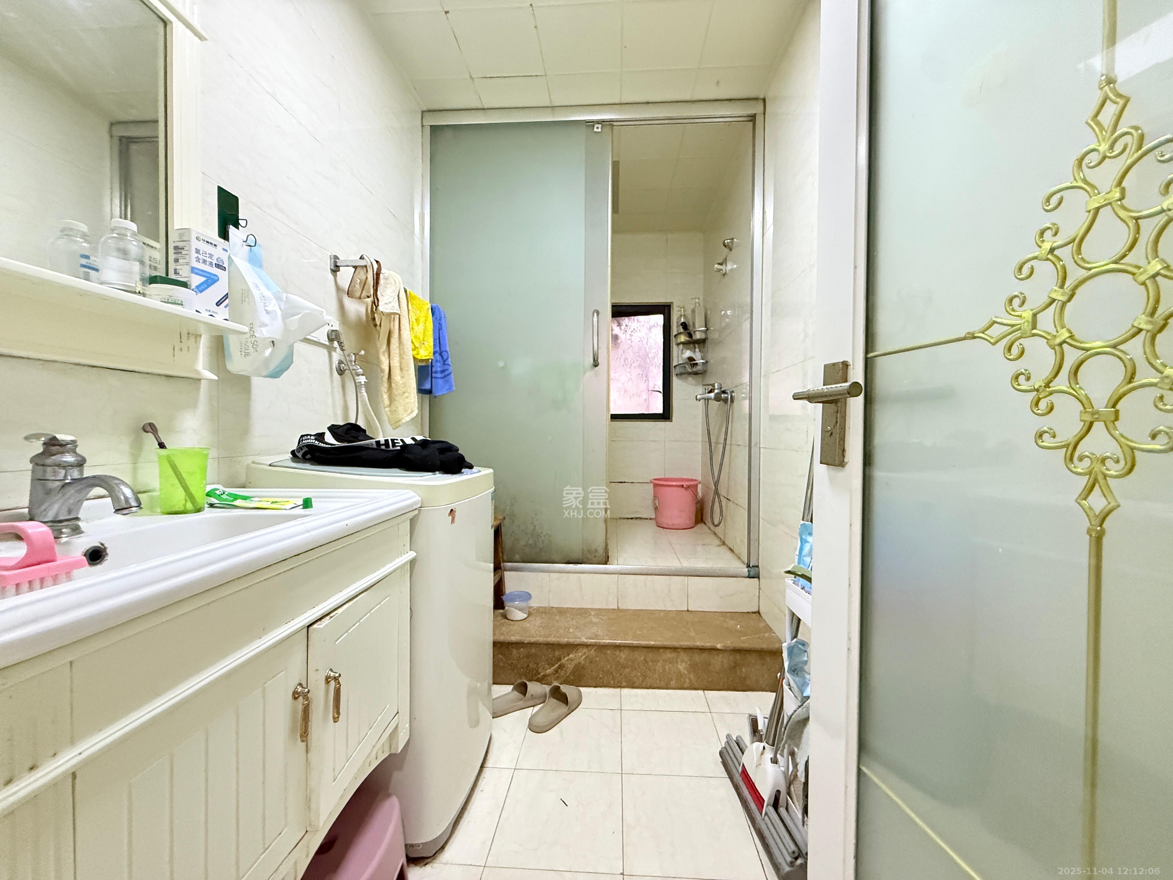 西街花园  3室2厅2卫    4300.0元/月室内图