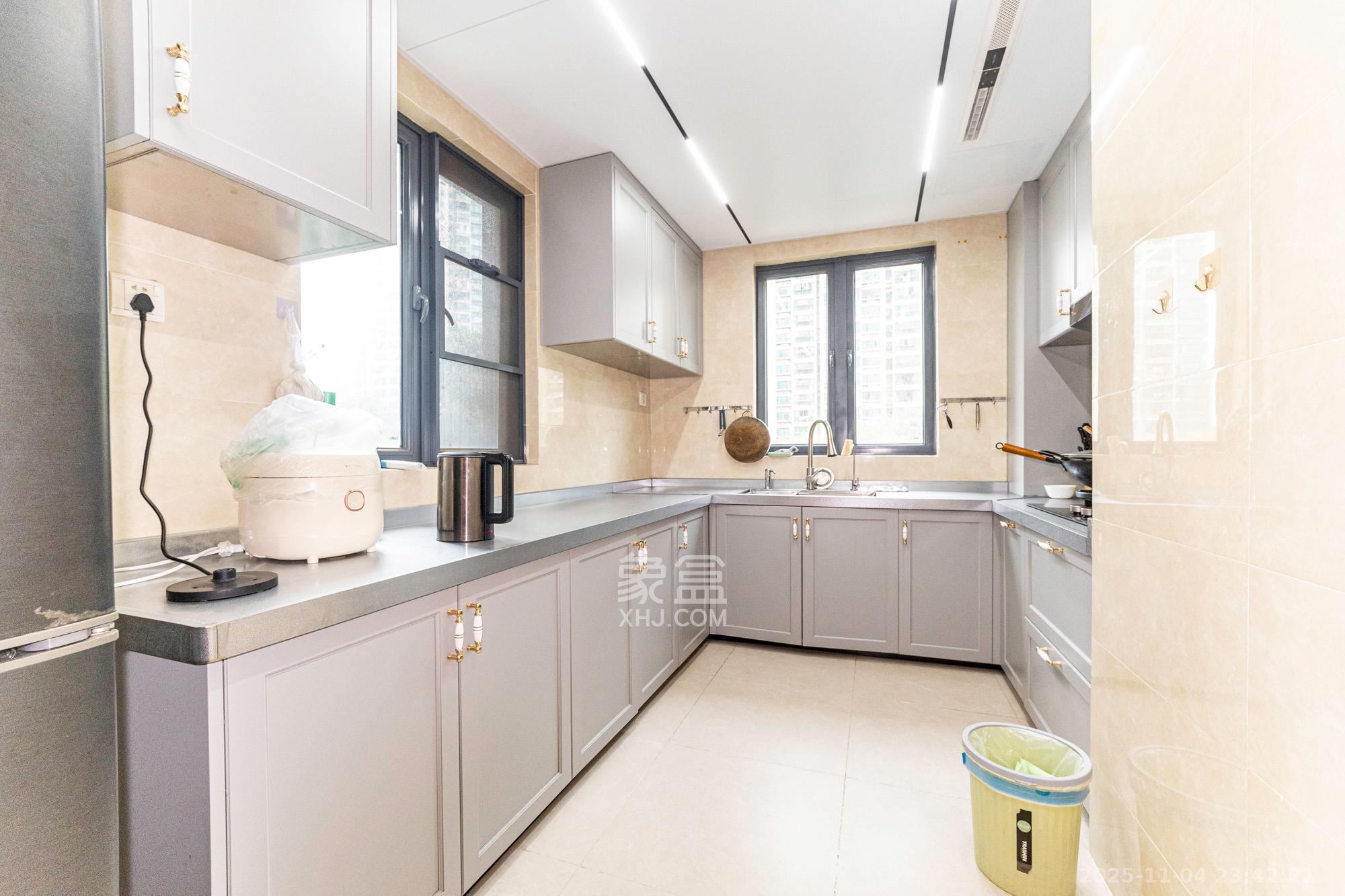 恒大雅苑  4室2厅2卫    162.0万厨房