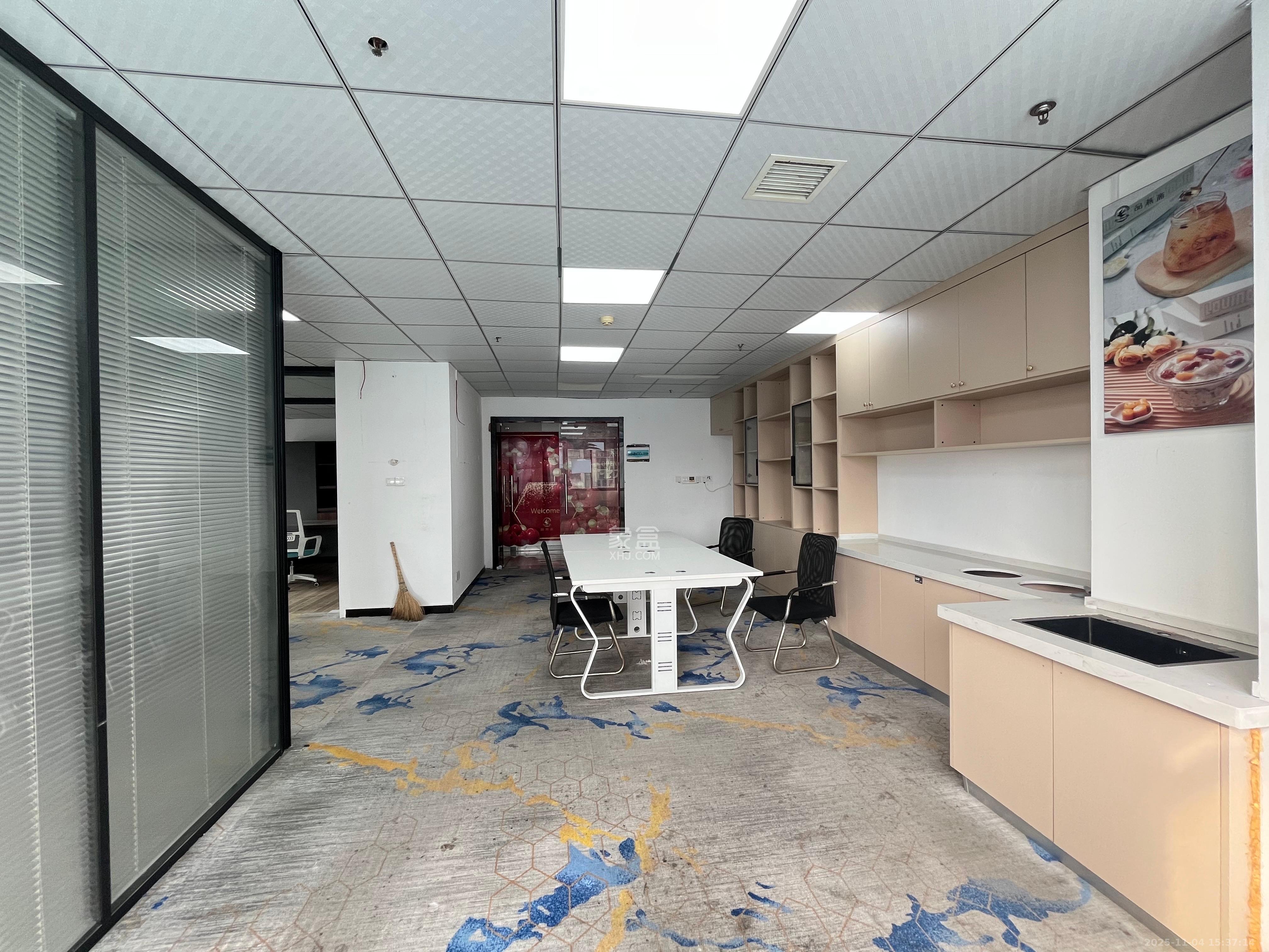 奥克斯广场   114.46㎡      6000.0元/月室内图