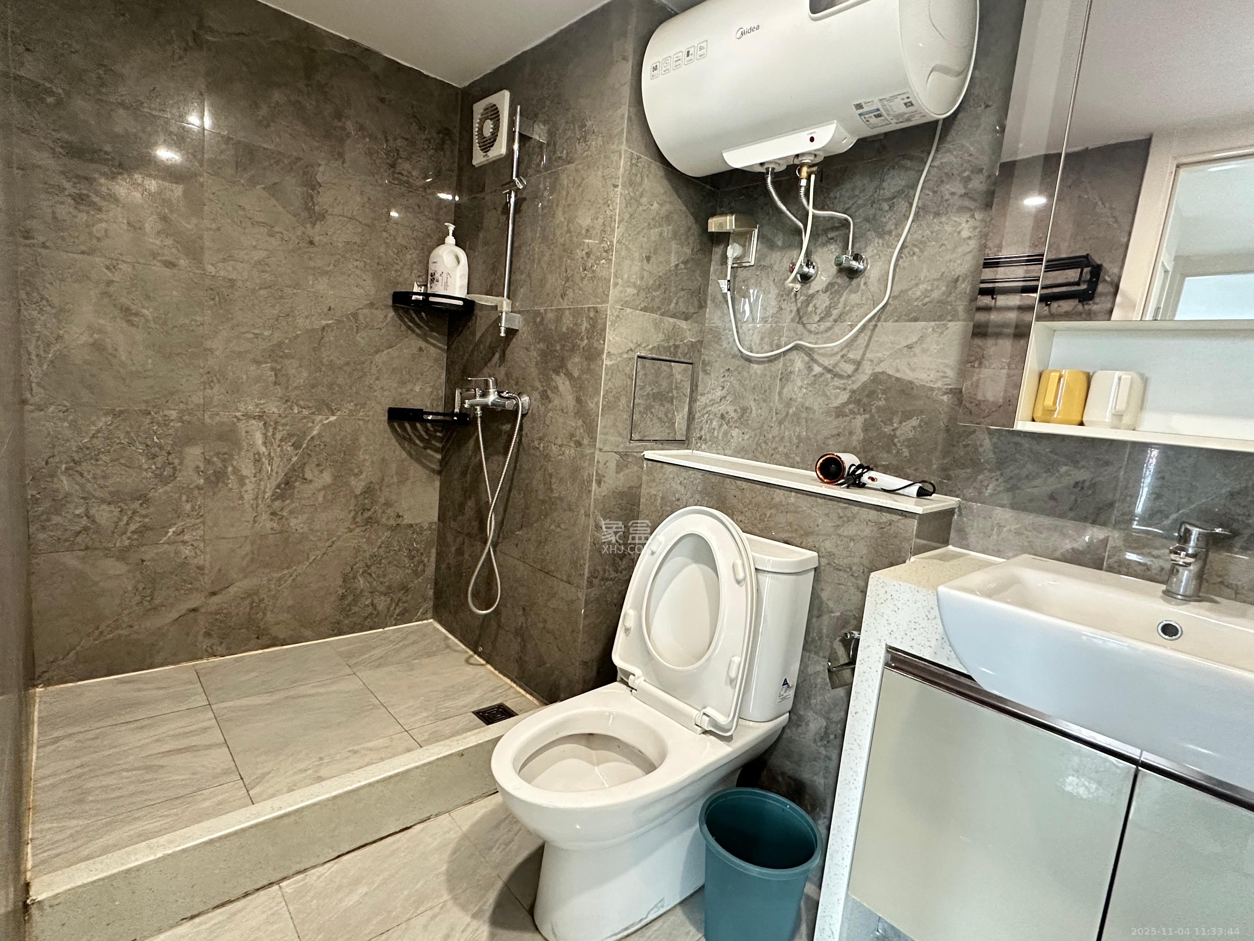 华远华时代  3室1厅1卫    3700.0元/月室内图