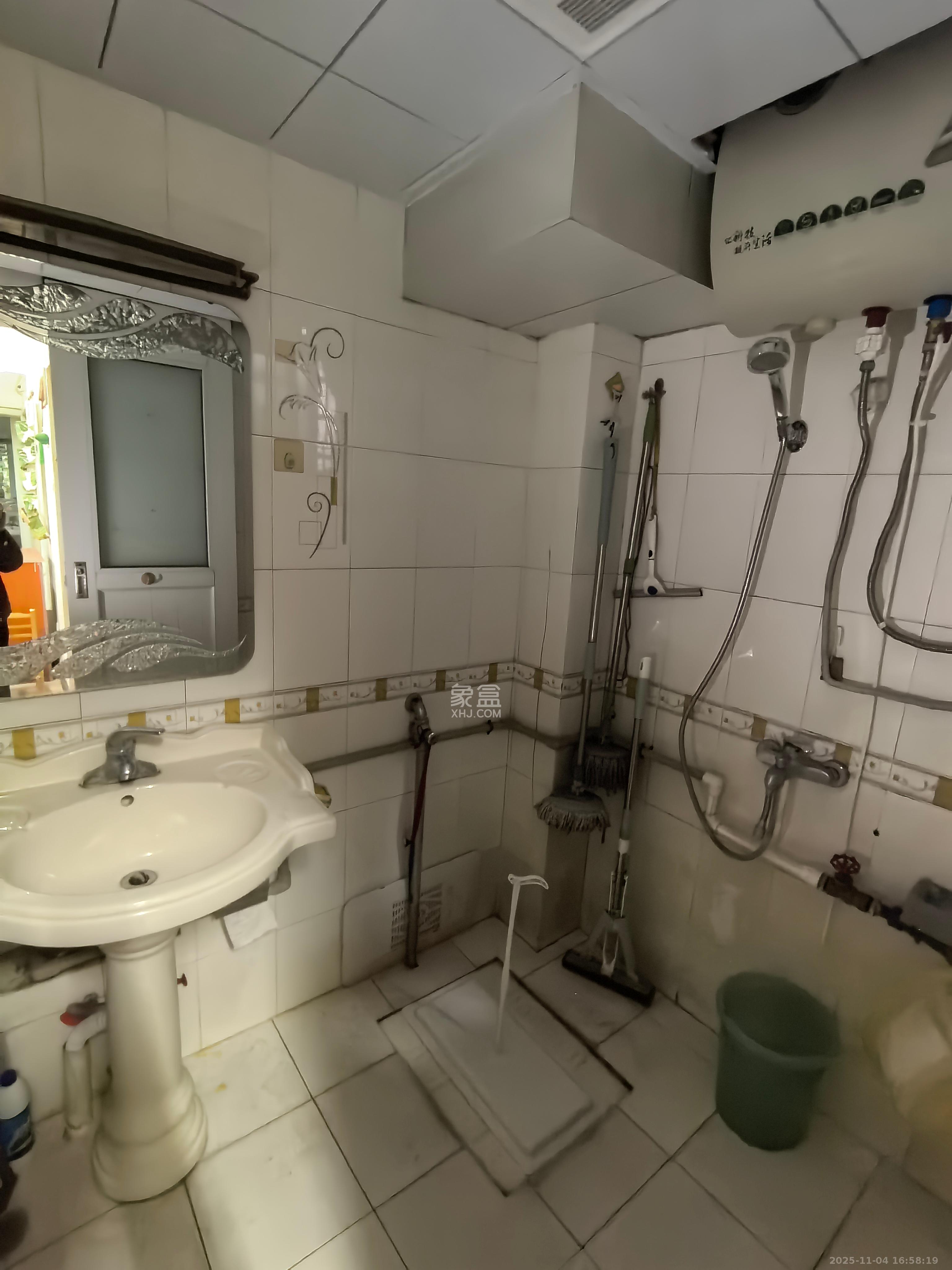 国立投资公司宿舍 2室1厅1卫 1800.0元/月 国立投资公司宿舍 2室1厅1卫 1800.0元/月室内图