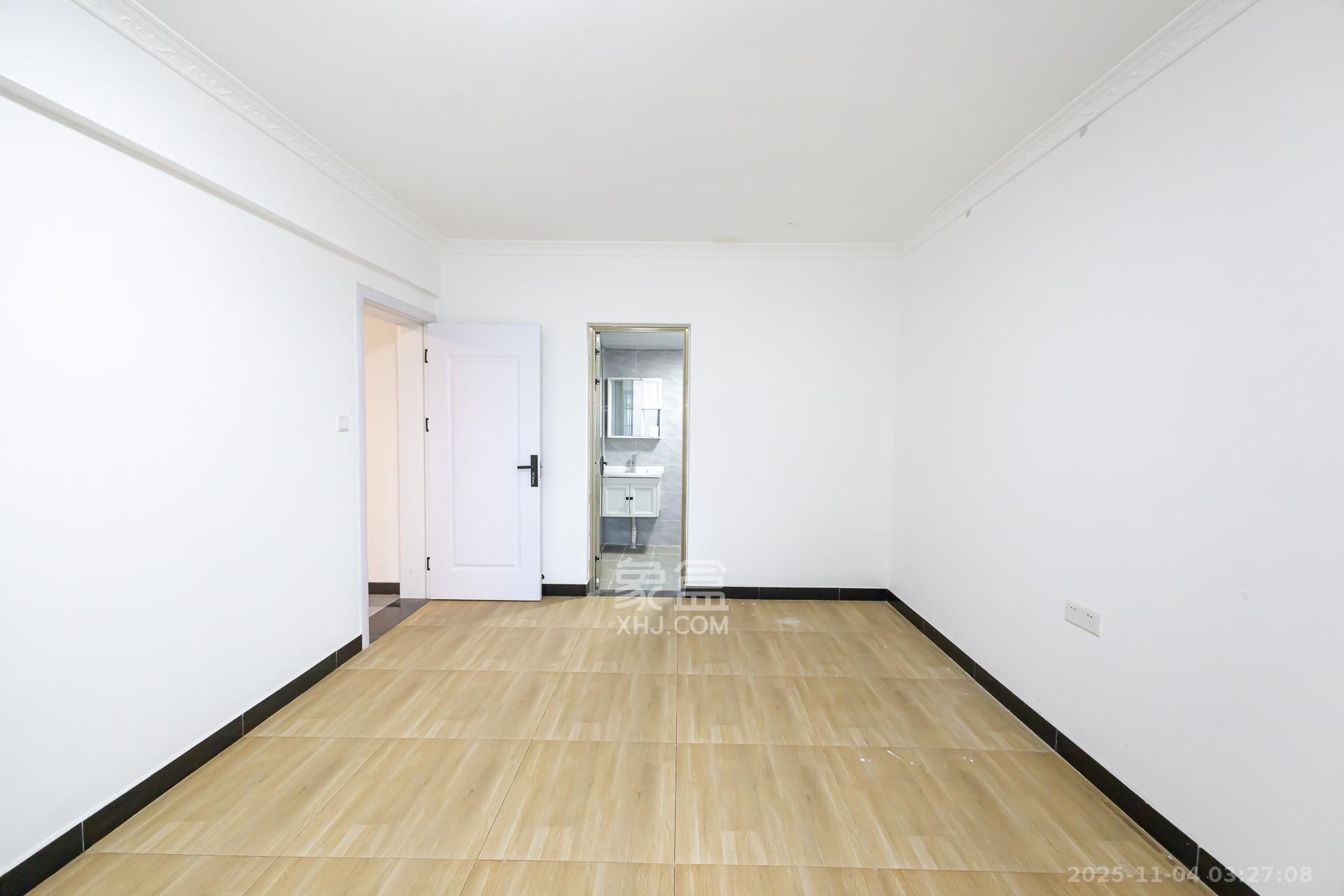 时代倾城三期 4室2厅2卫 90.0万 时代倾城三期 4室2厅2卫 90.0万卧室