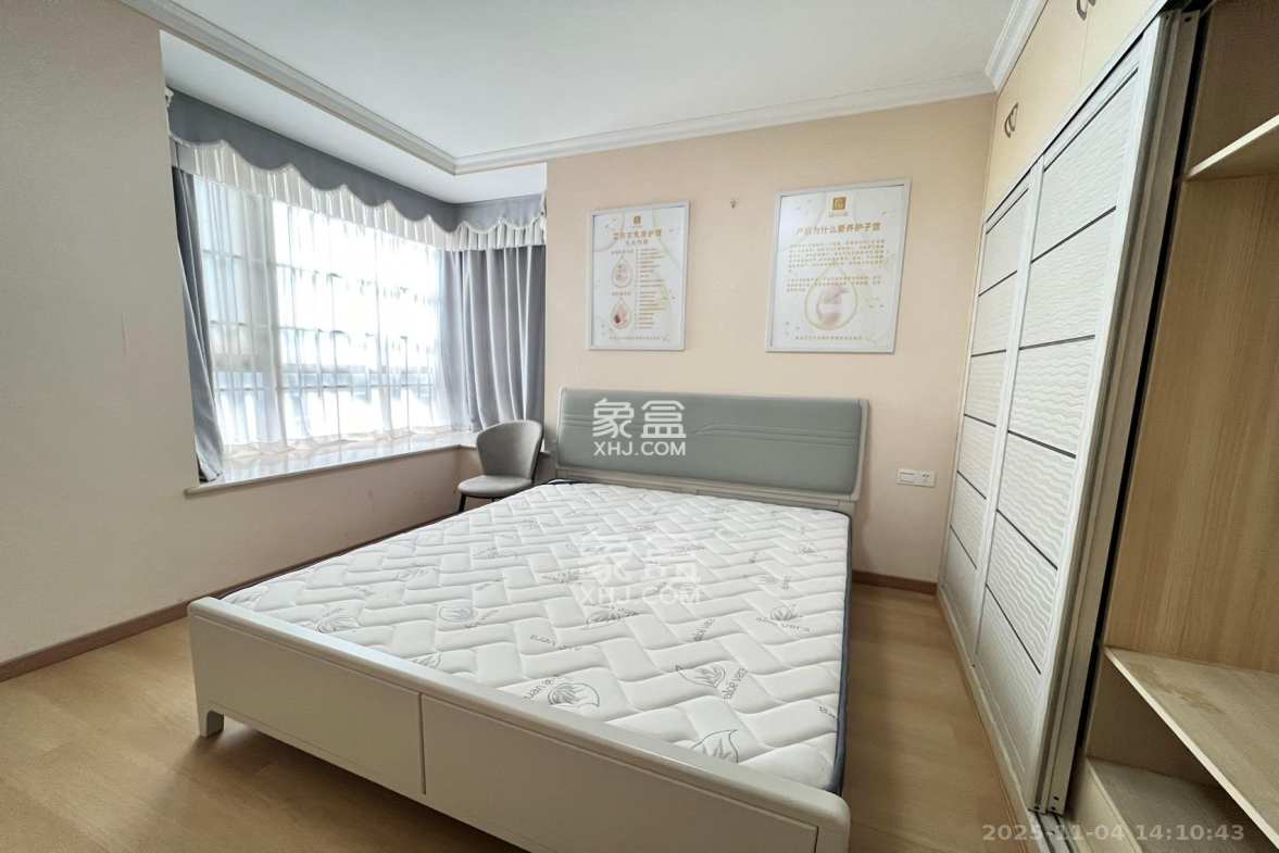 湘江世纪城咏江苑 3室2厅2卫 2400.0元/月 湘江世纪城咏江苑 3室2厅2卫 2400.0元/月室内图