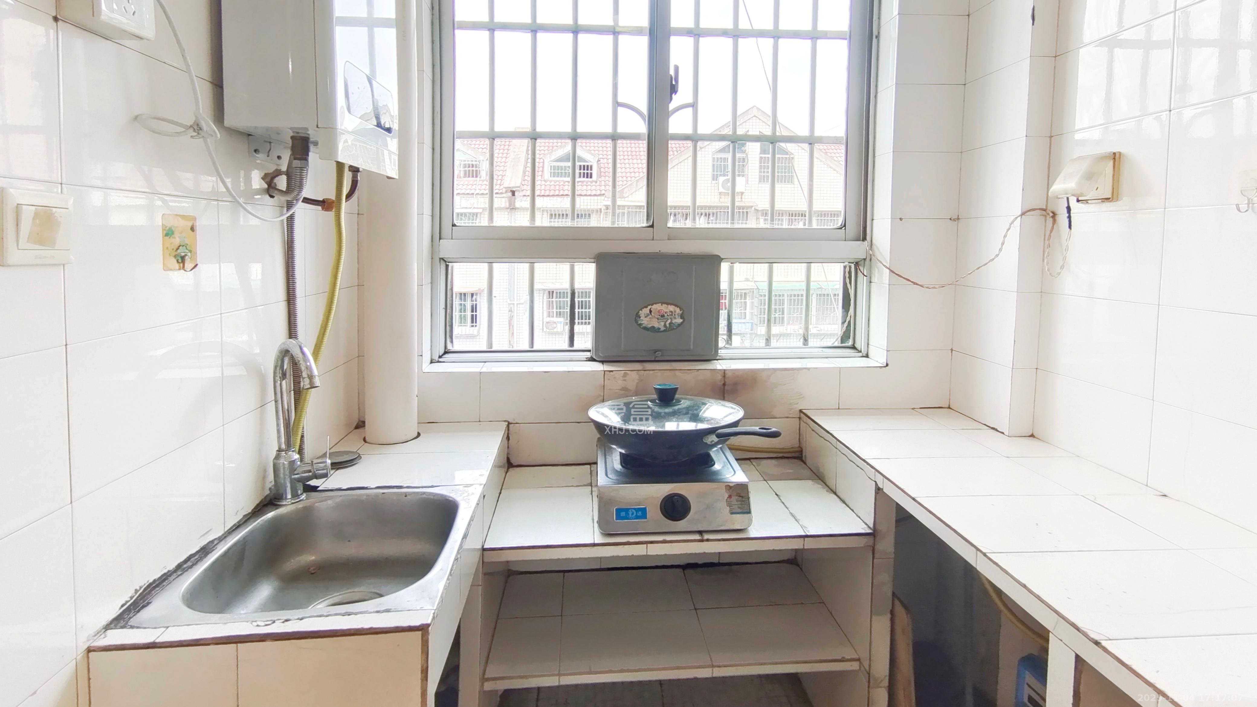 扬帆小区 2室1厅1卫 1800.0元/月 扬帆小区 2室1厅1卫 1800.0元/月室内图