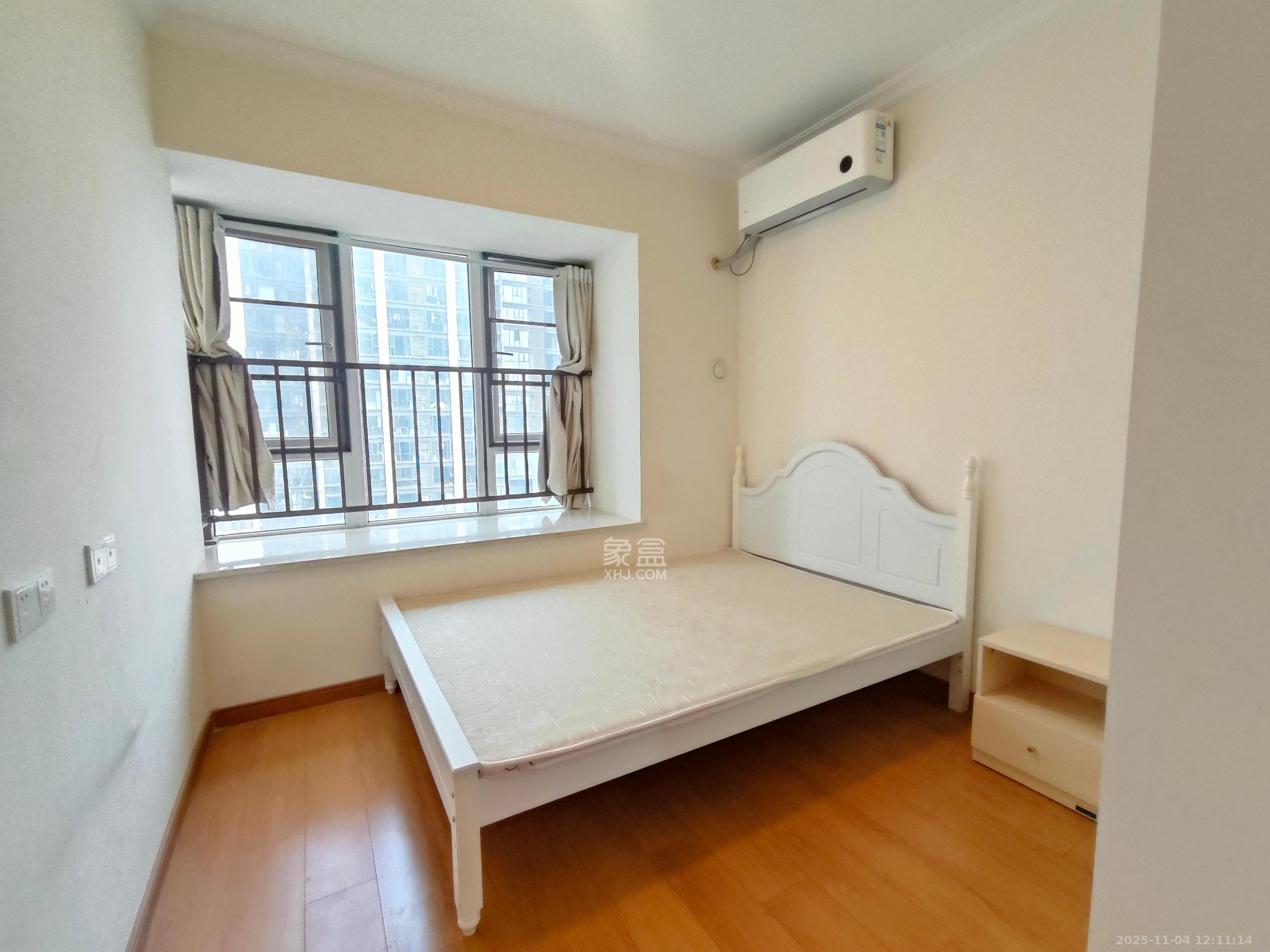 金科集美天辰  3室2厅2卫    2400.0元/月室内图